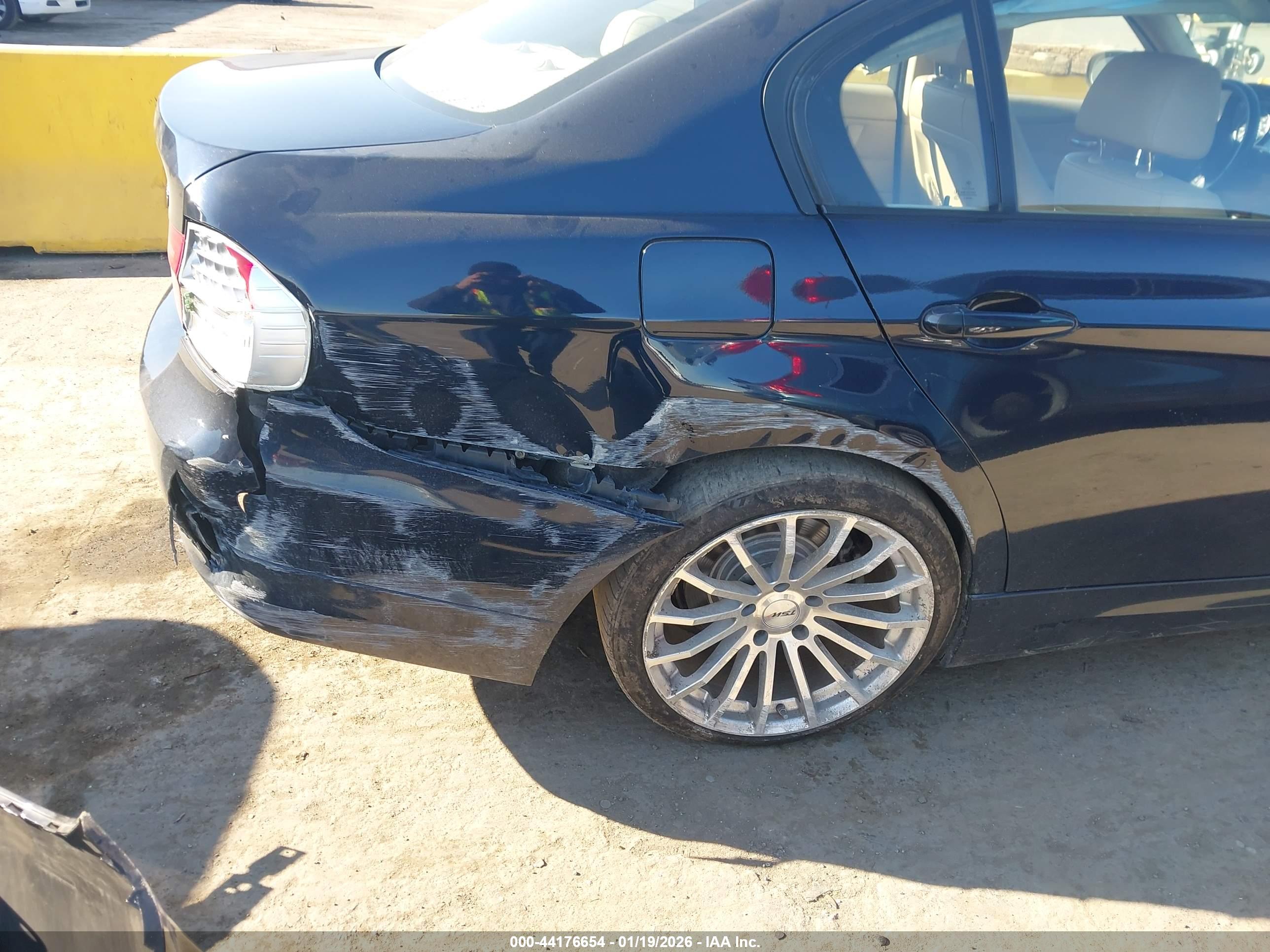 BMW 328I image 6