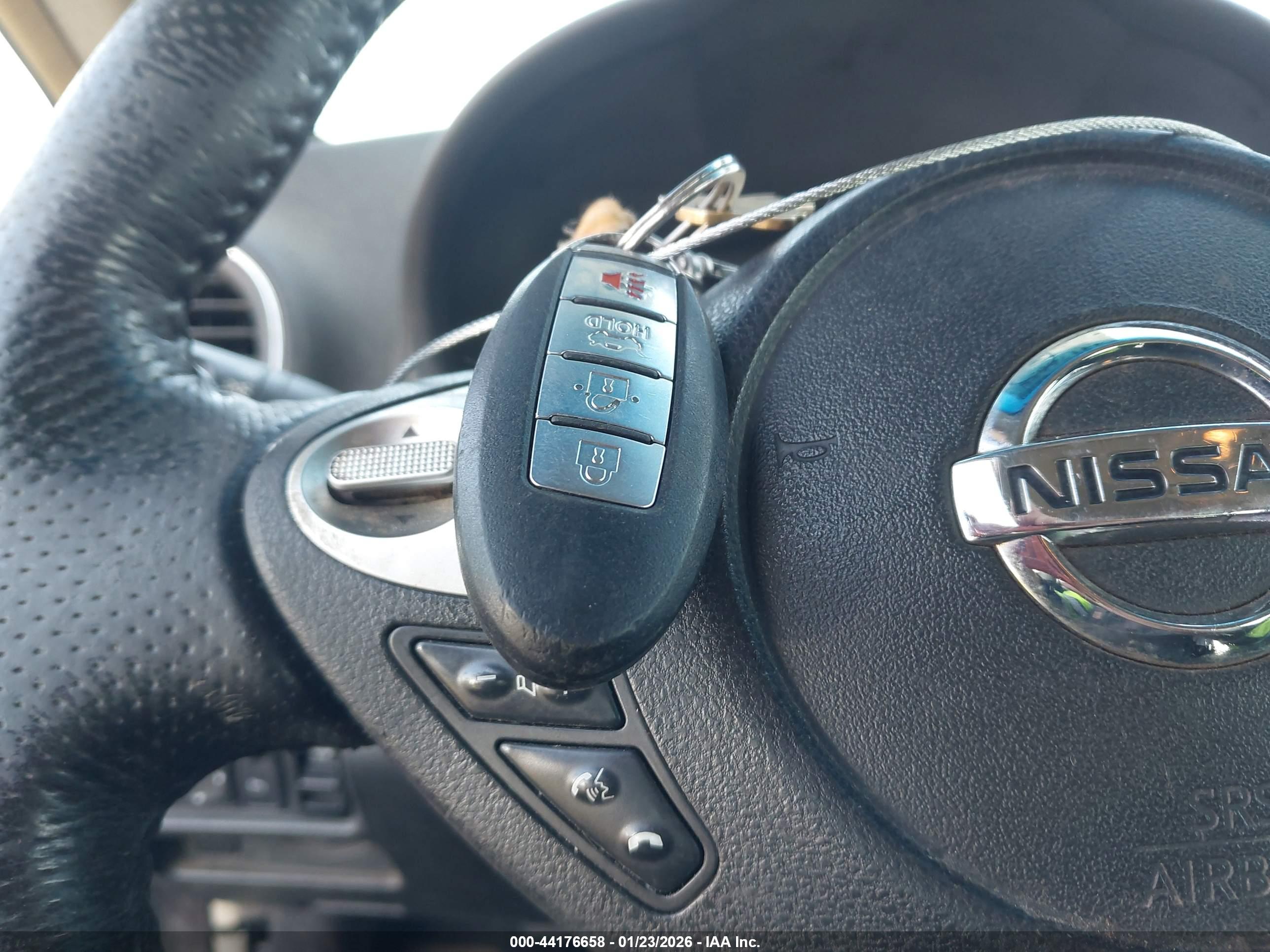 NISSAN MAXIMA image 11
