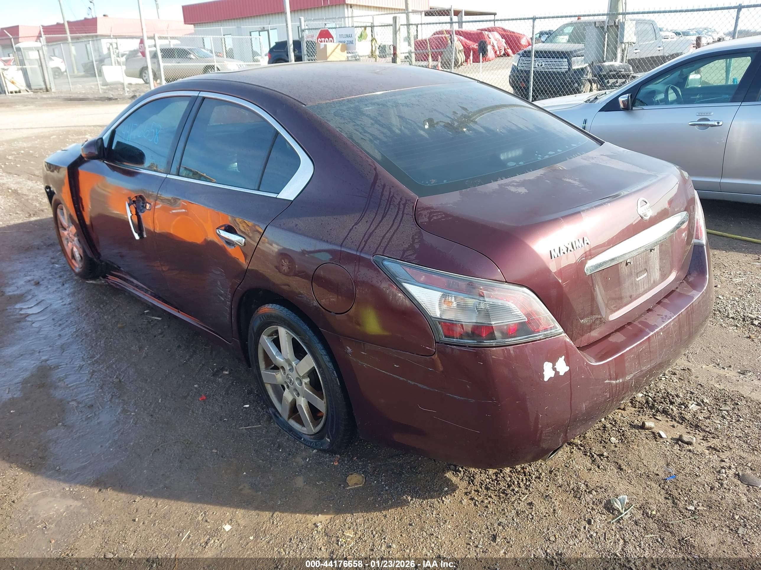 NISSAN MAXIMA image 3