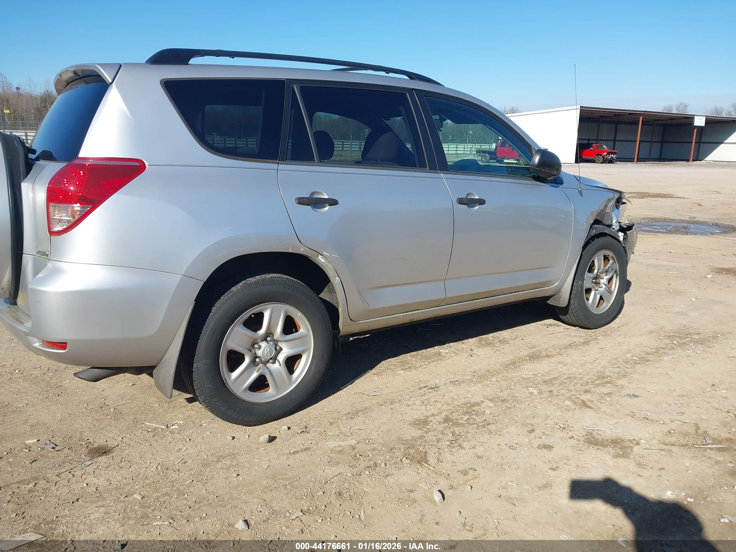 TOYOTA RAV4 image 4