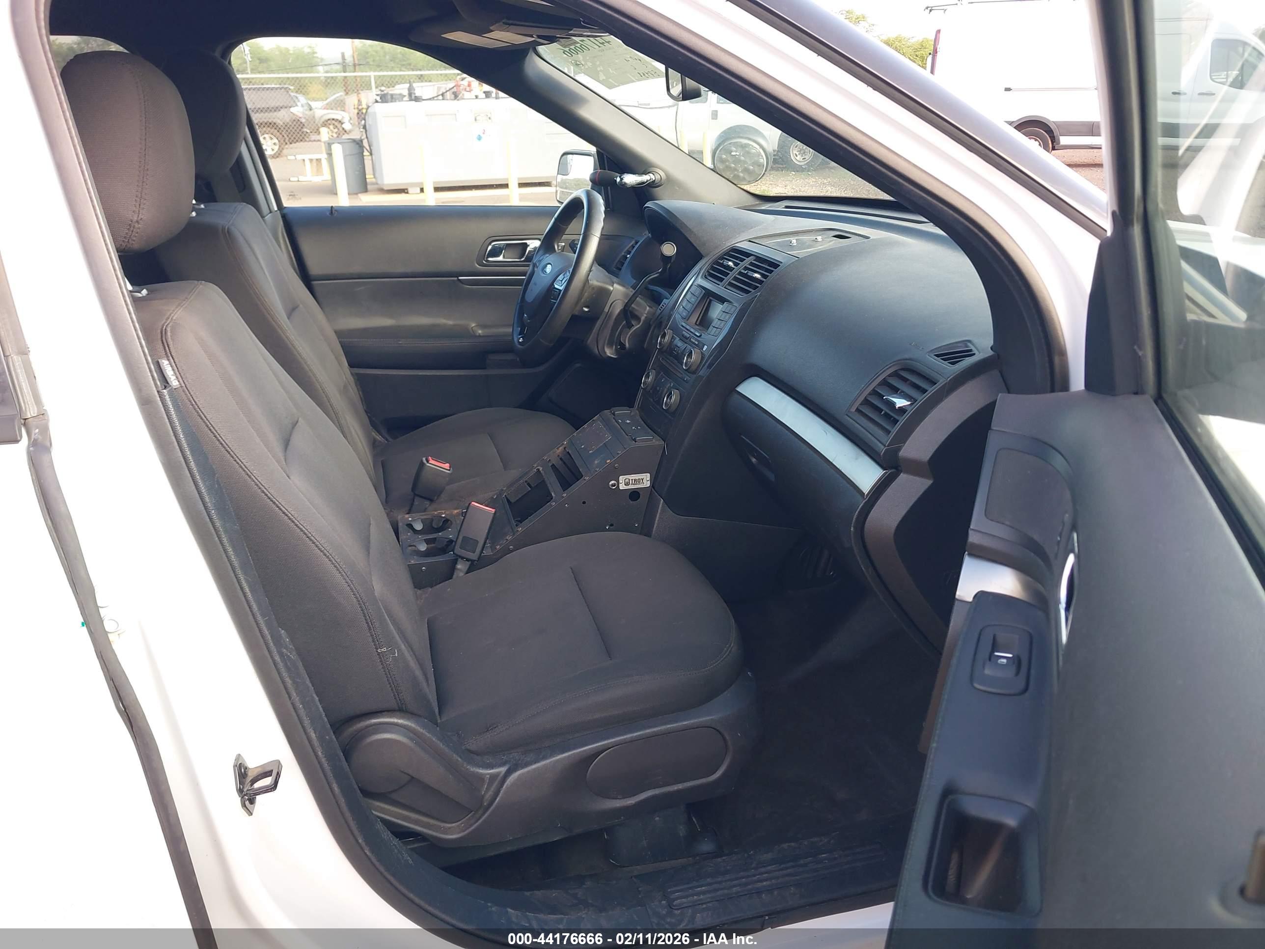 FORD UTILITY image 5