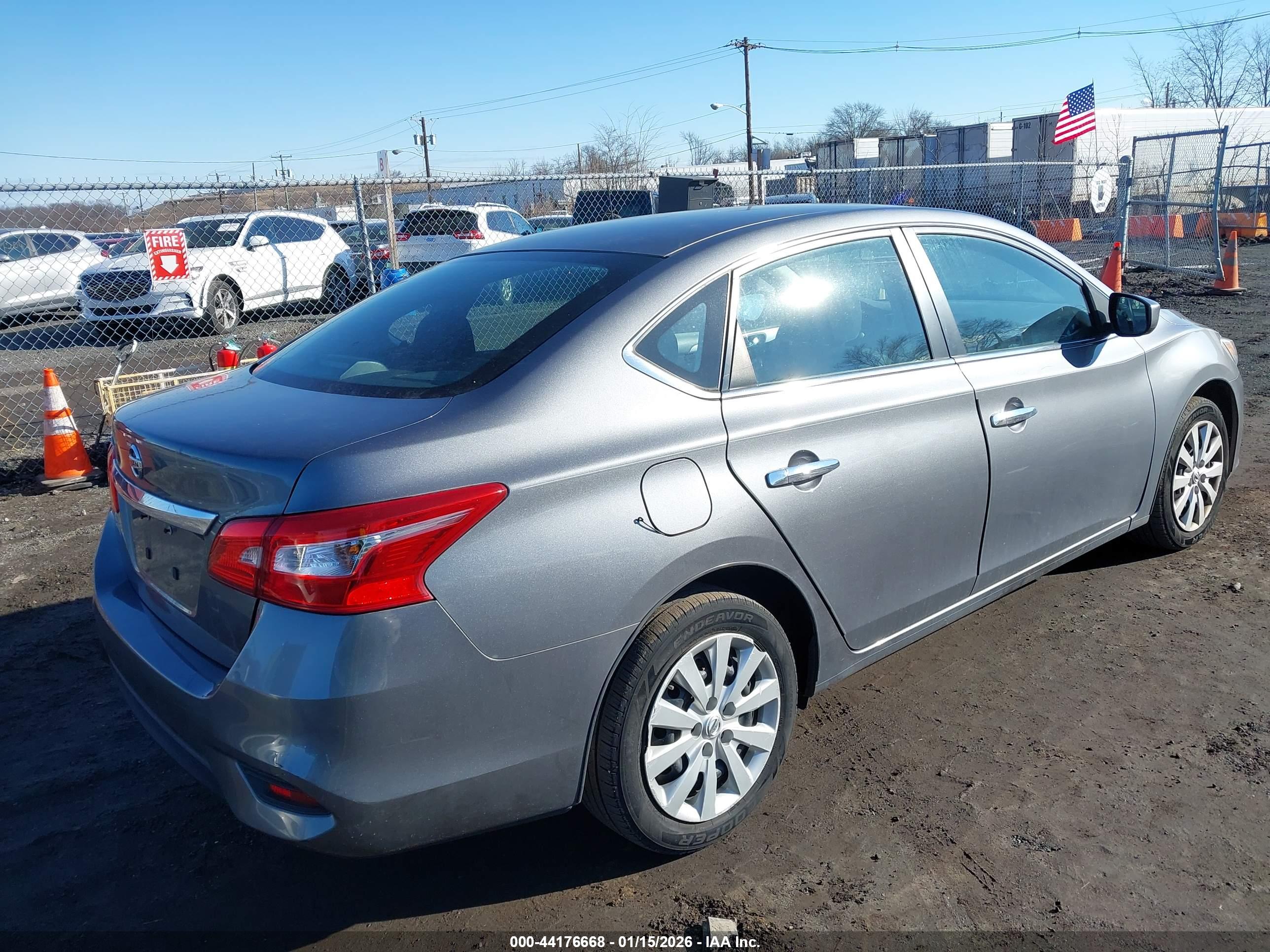 NISSAN SENTRA image 4