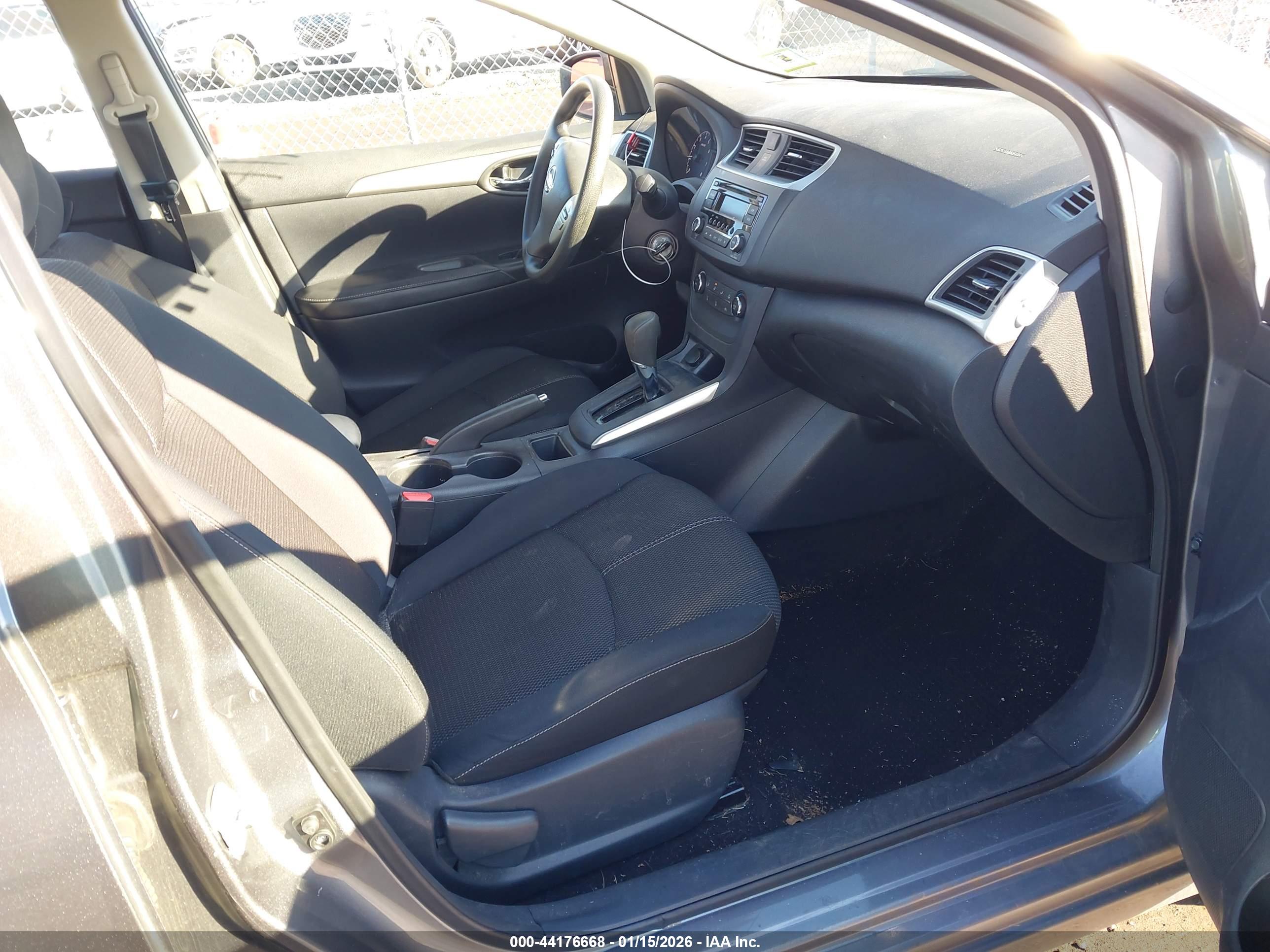 NISSAN SENTRA image 5