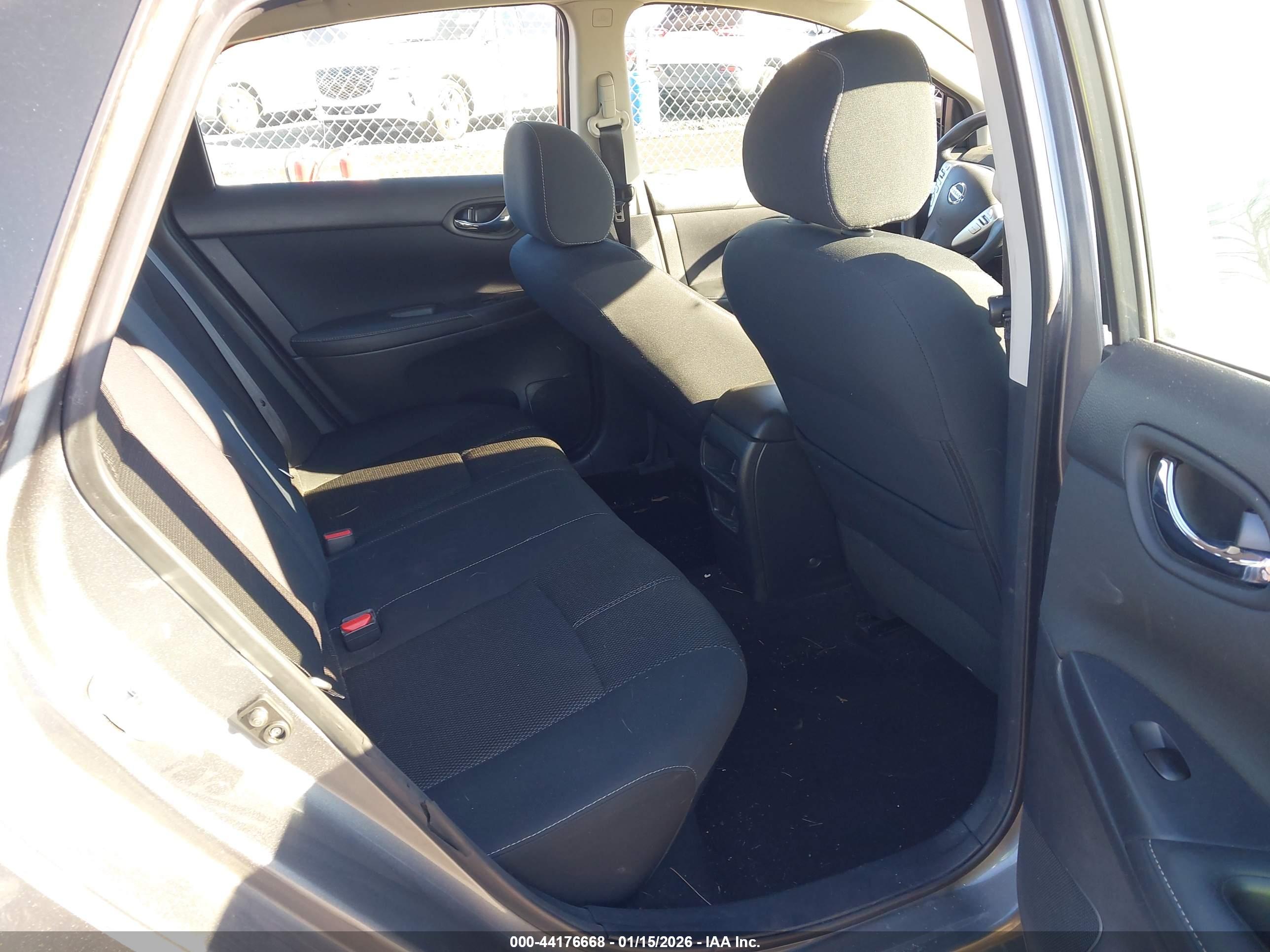 NISSAN SENTRA image 8