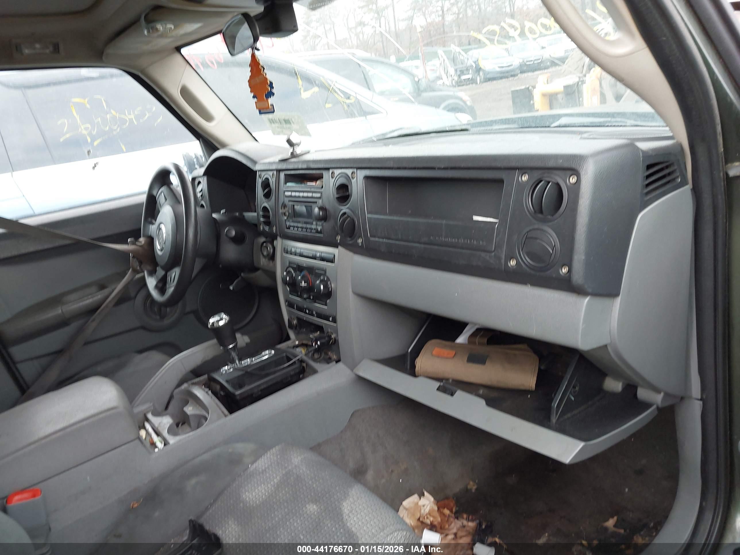 JEEP COMMANDER image 5