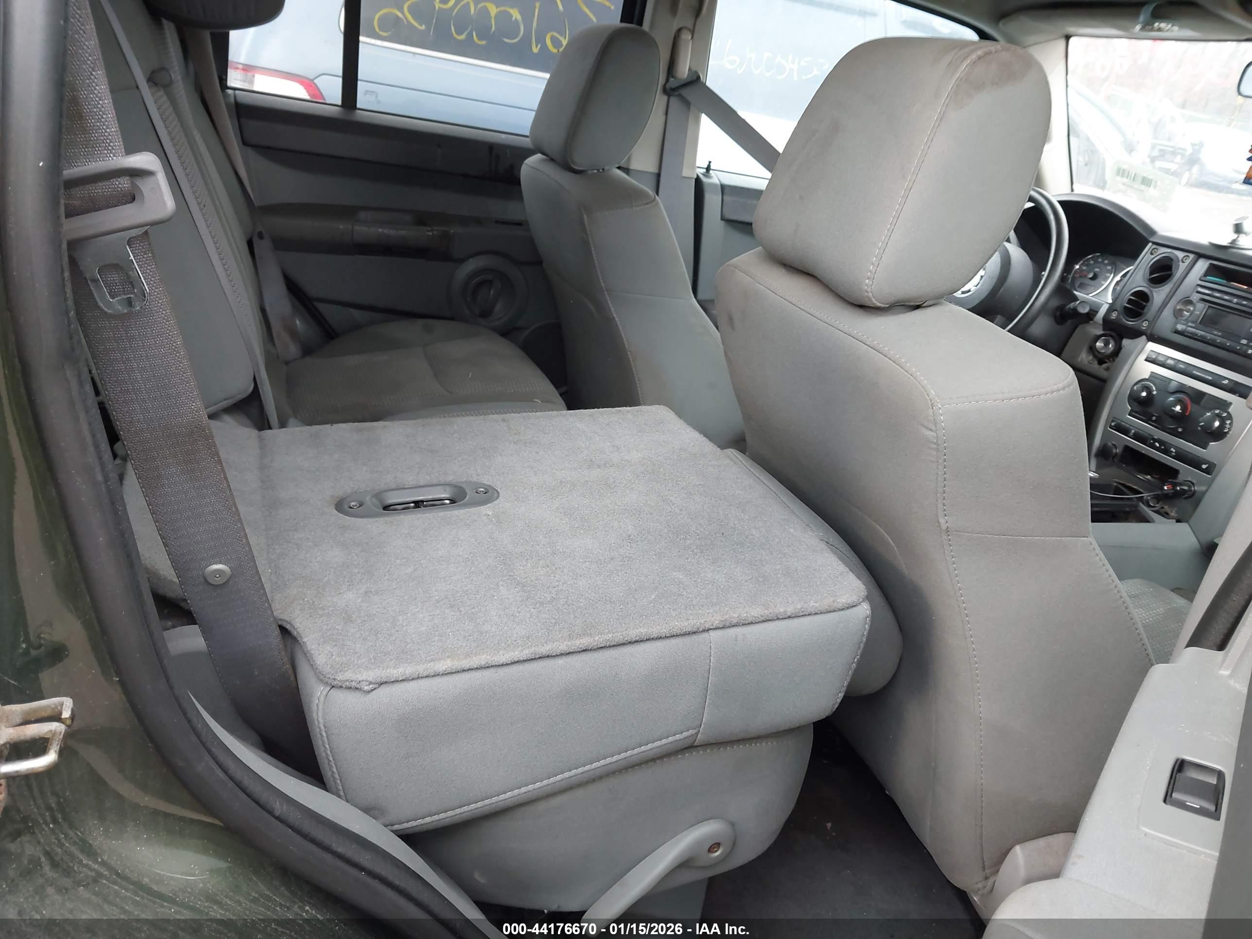 JEEP COMMANDER image 8