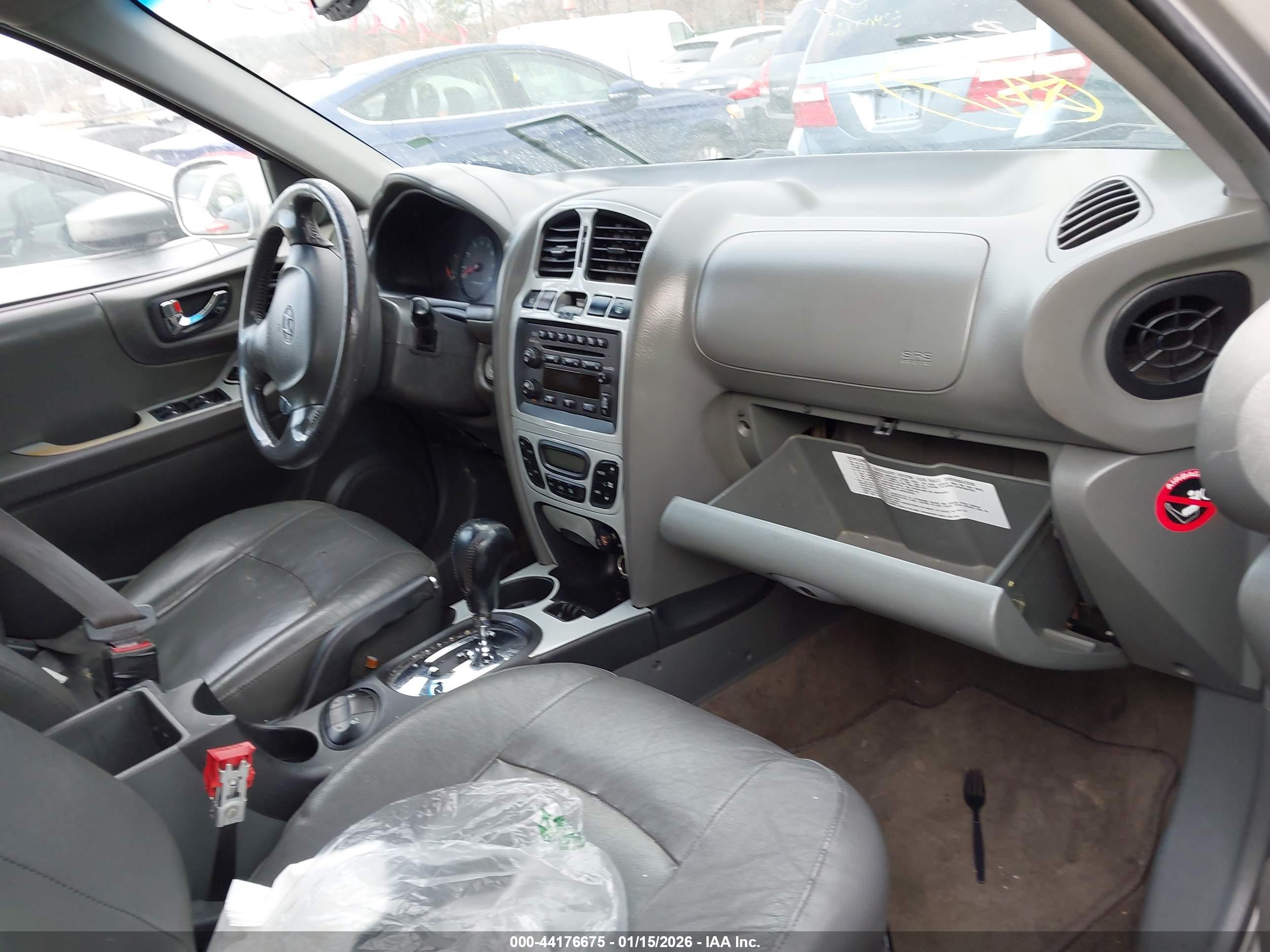 HYUNDAI SANTA image 5