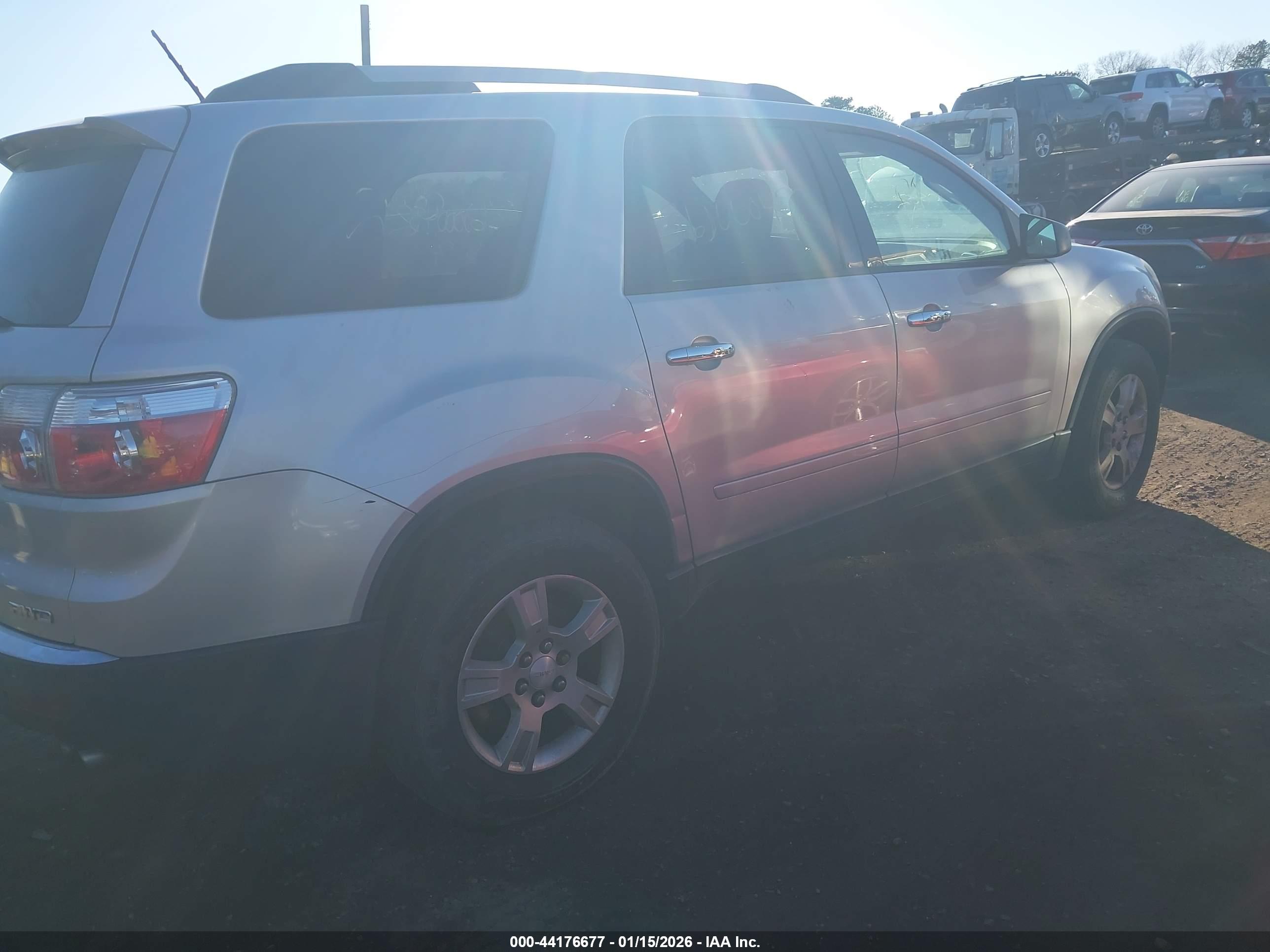 GMC ACADIA image 4