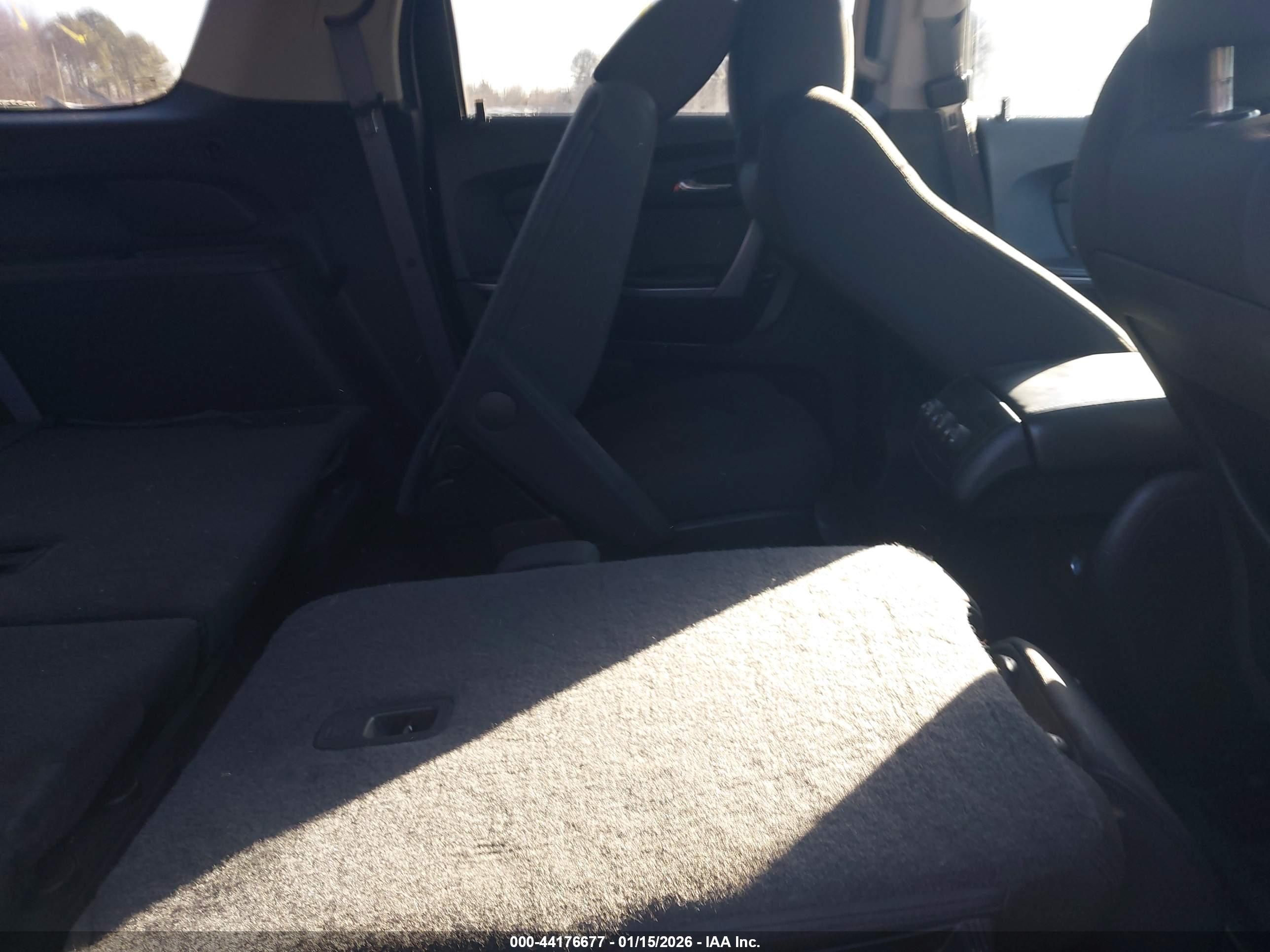 GMC ACADIA image 8