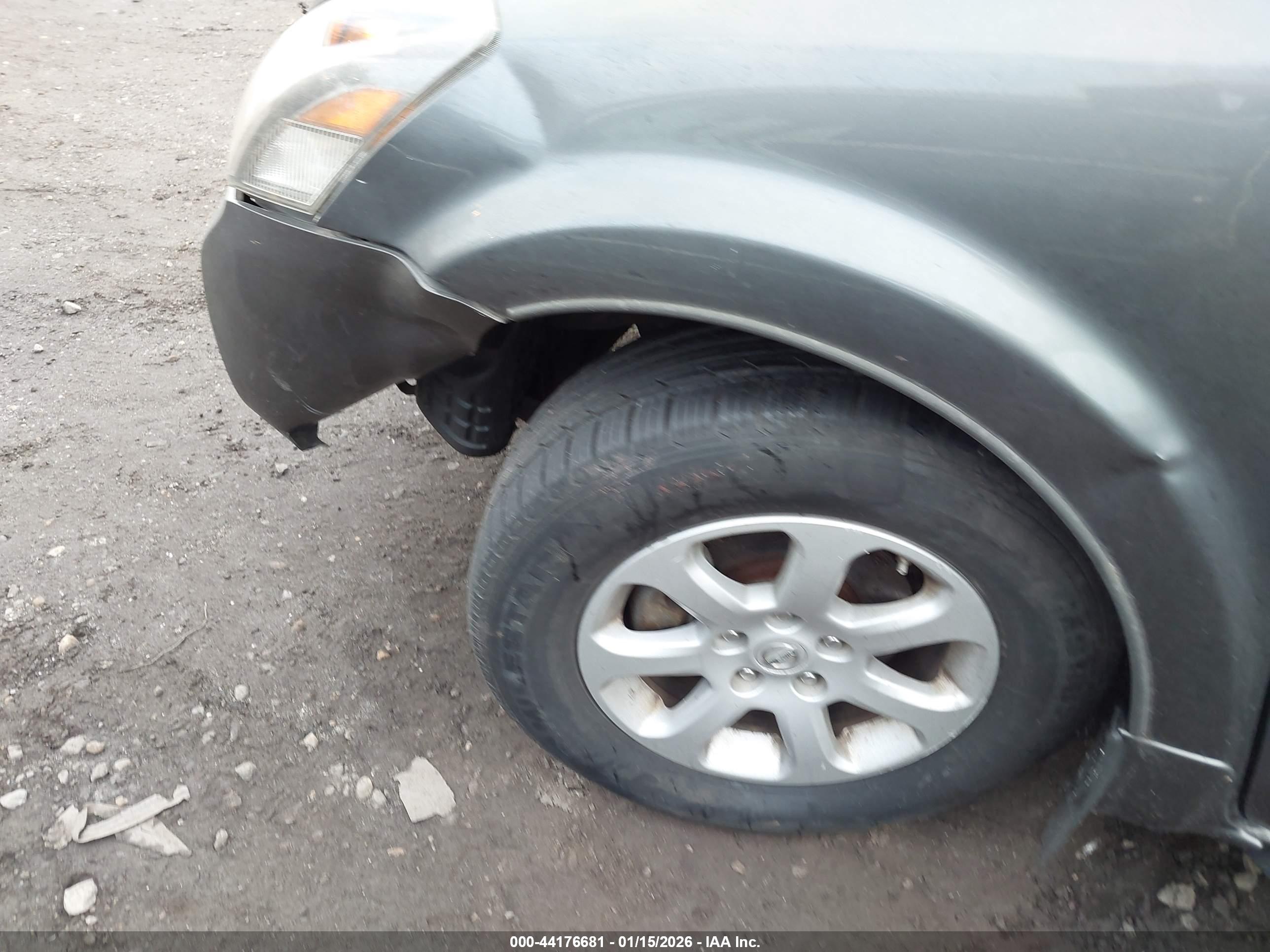 NISSAN QUEST image 6