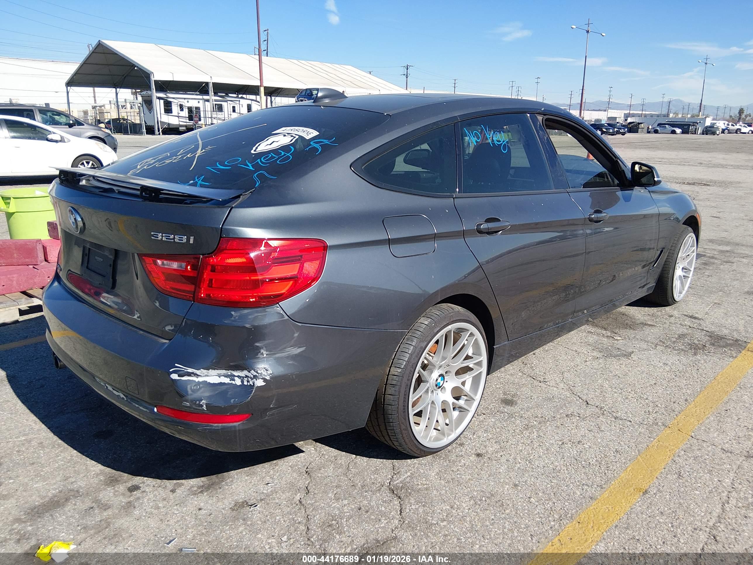BMW 328I image 4