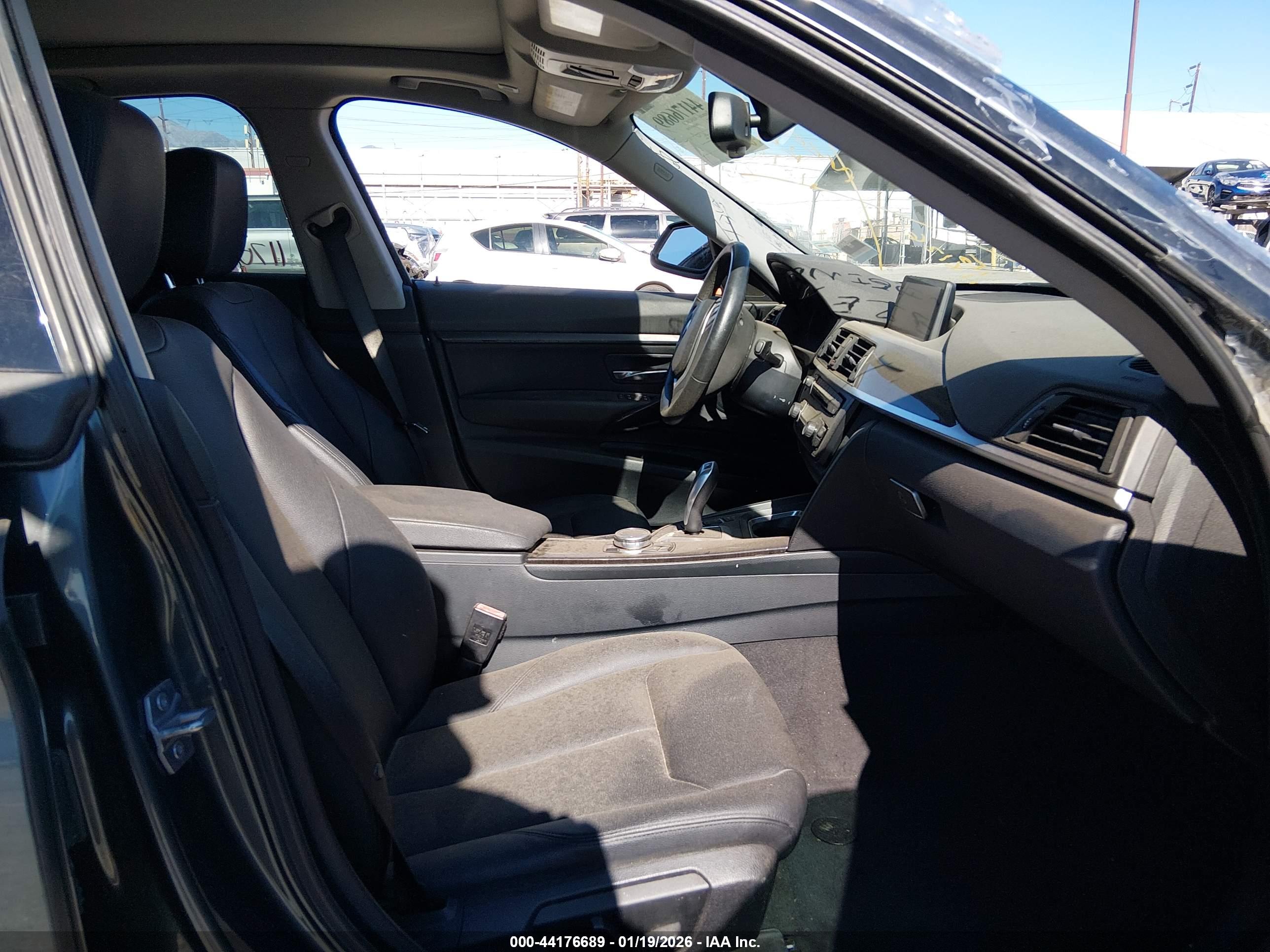 BMW 328I image 5