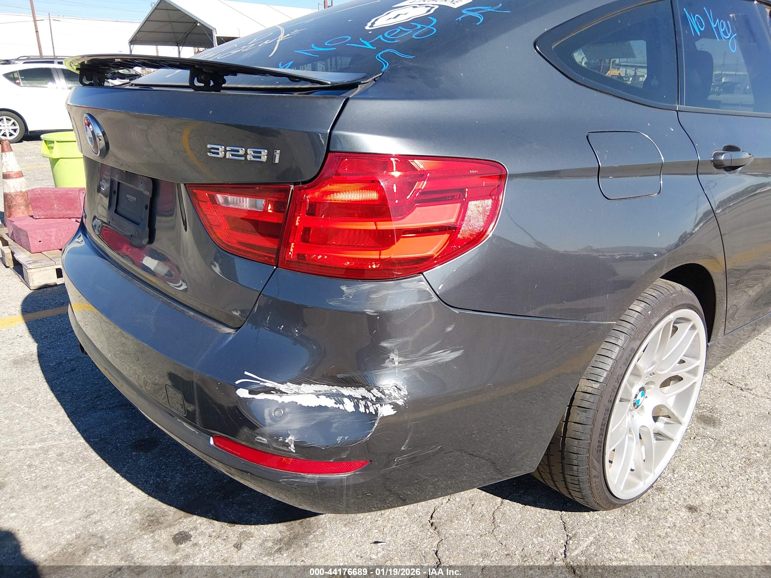 BMW 328I image 6