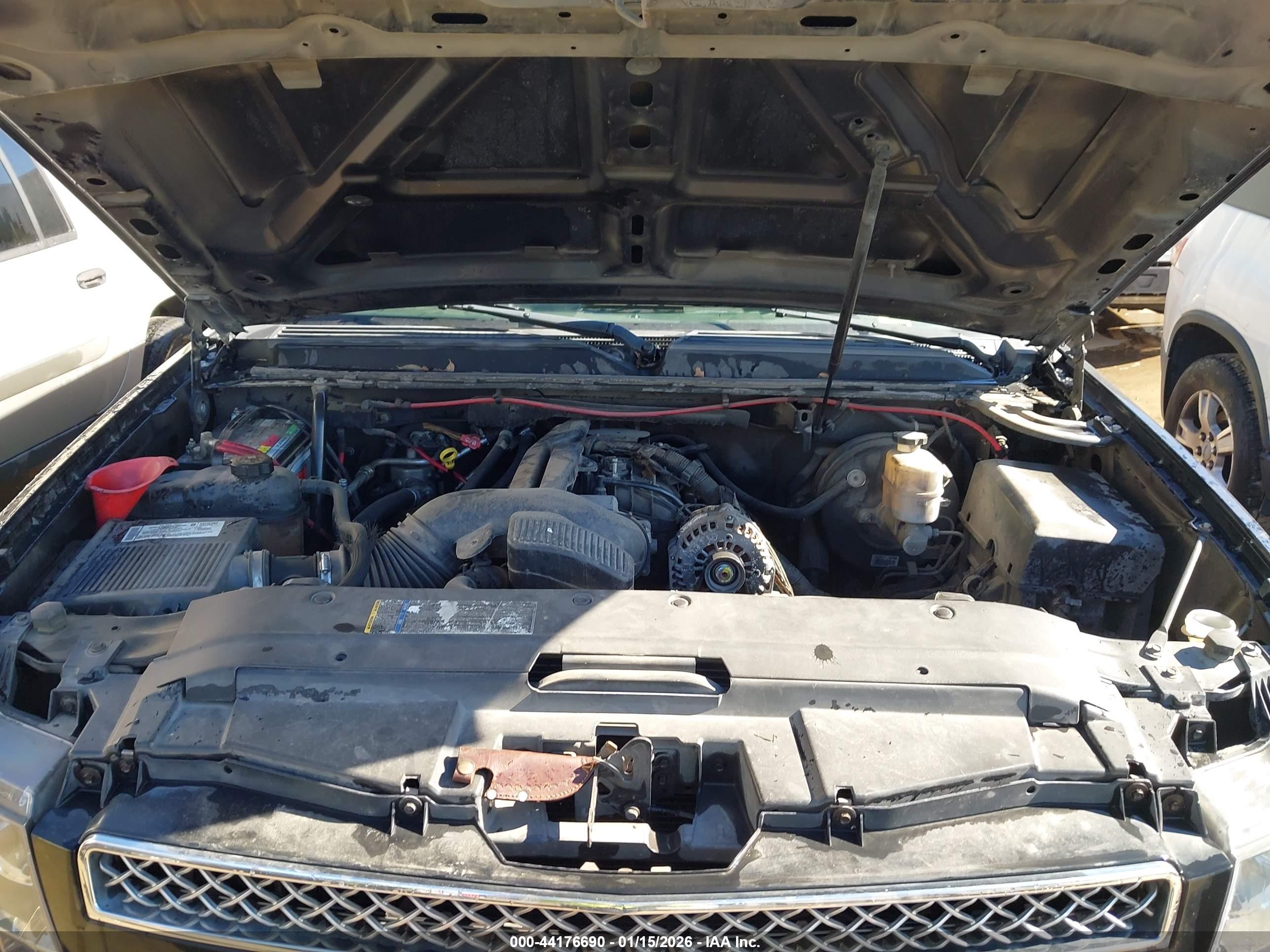 CHEVROLET SUBURBAN image 10