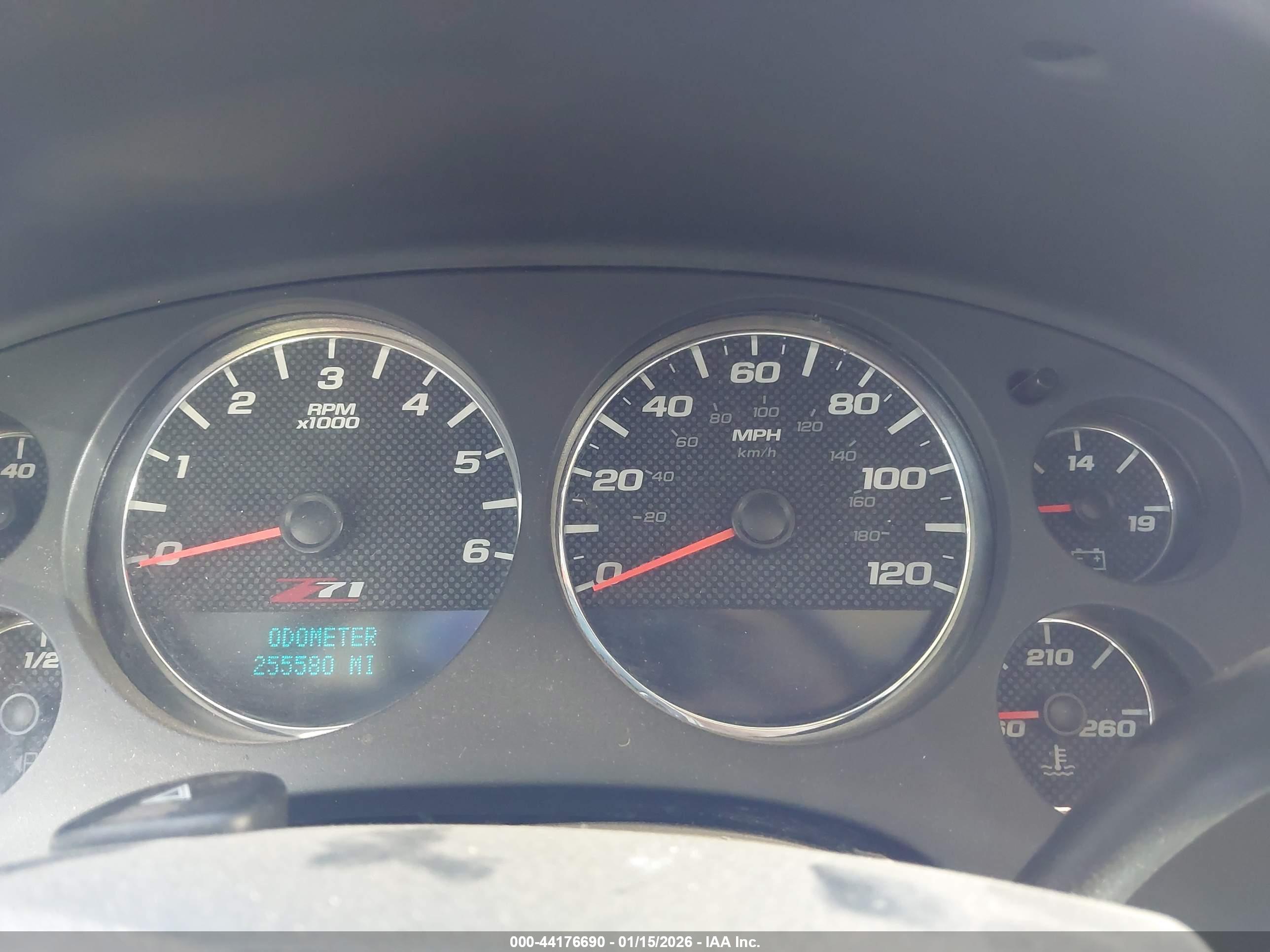 CHEVROLET SUBURBAN image 7