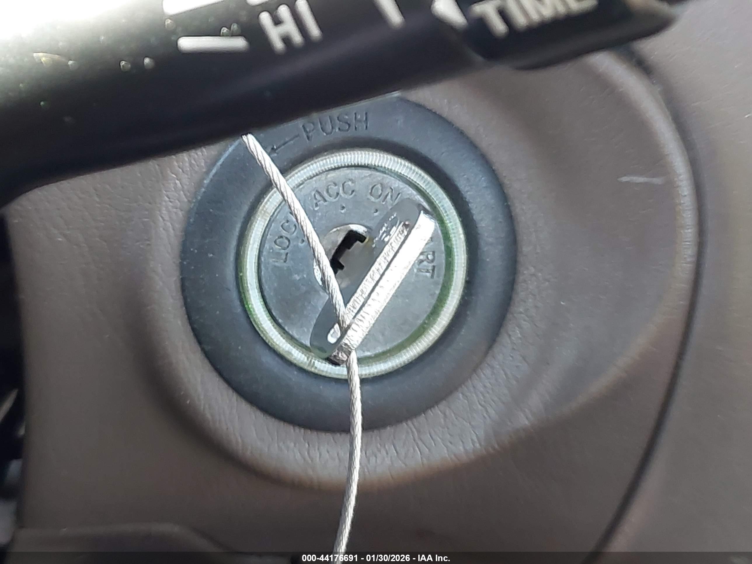 TOYOTA CAMRY image 11