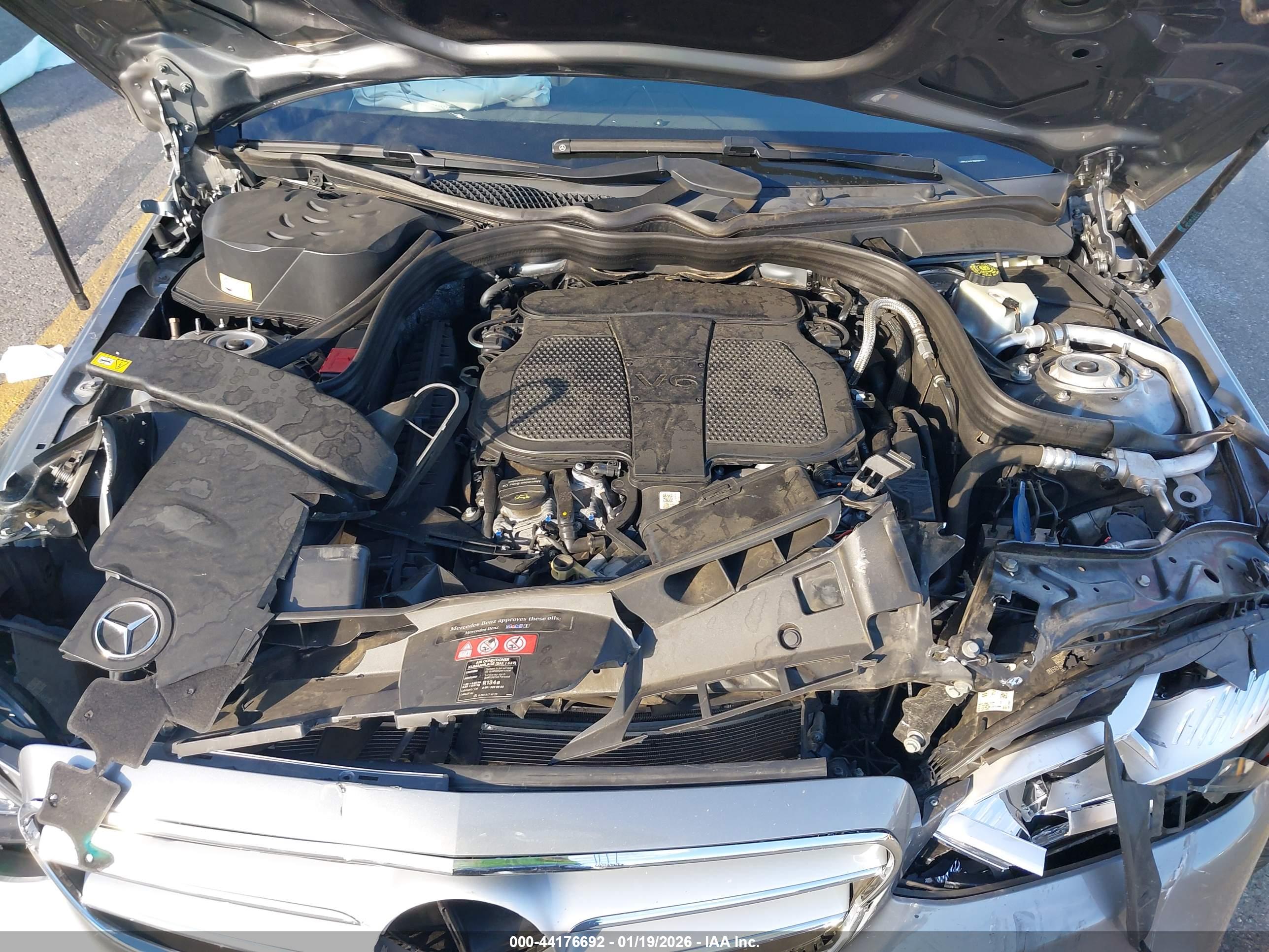MERCEDES-BENZ E image 10