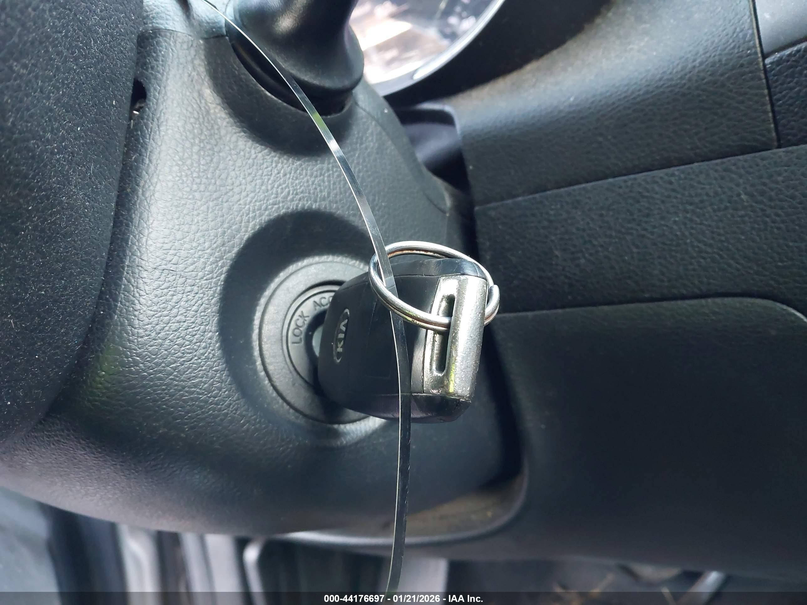KIA FORTE image 11