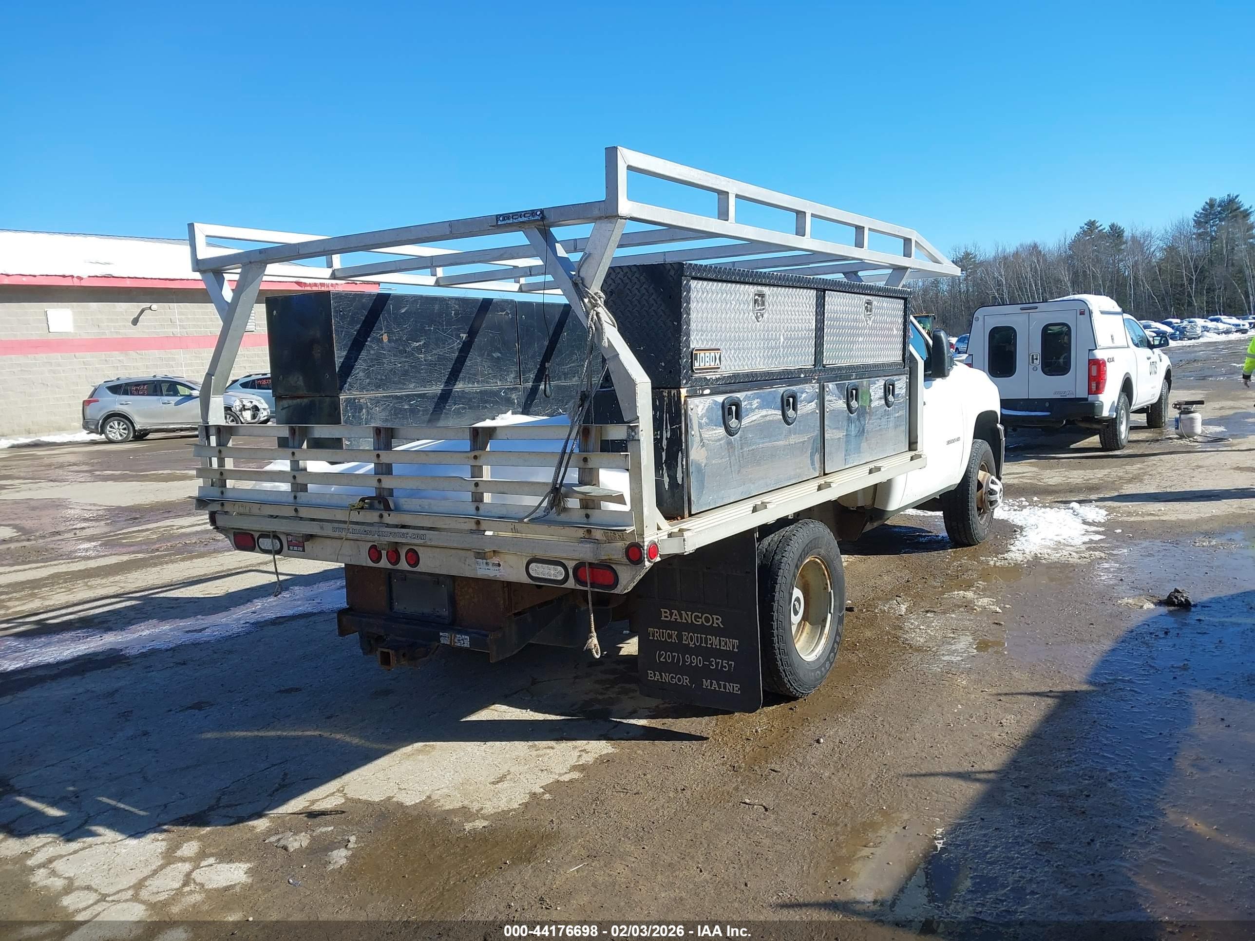CHEVROLET SILVERADO image 4