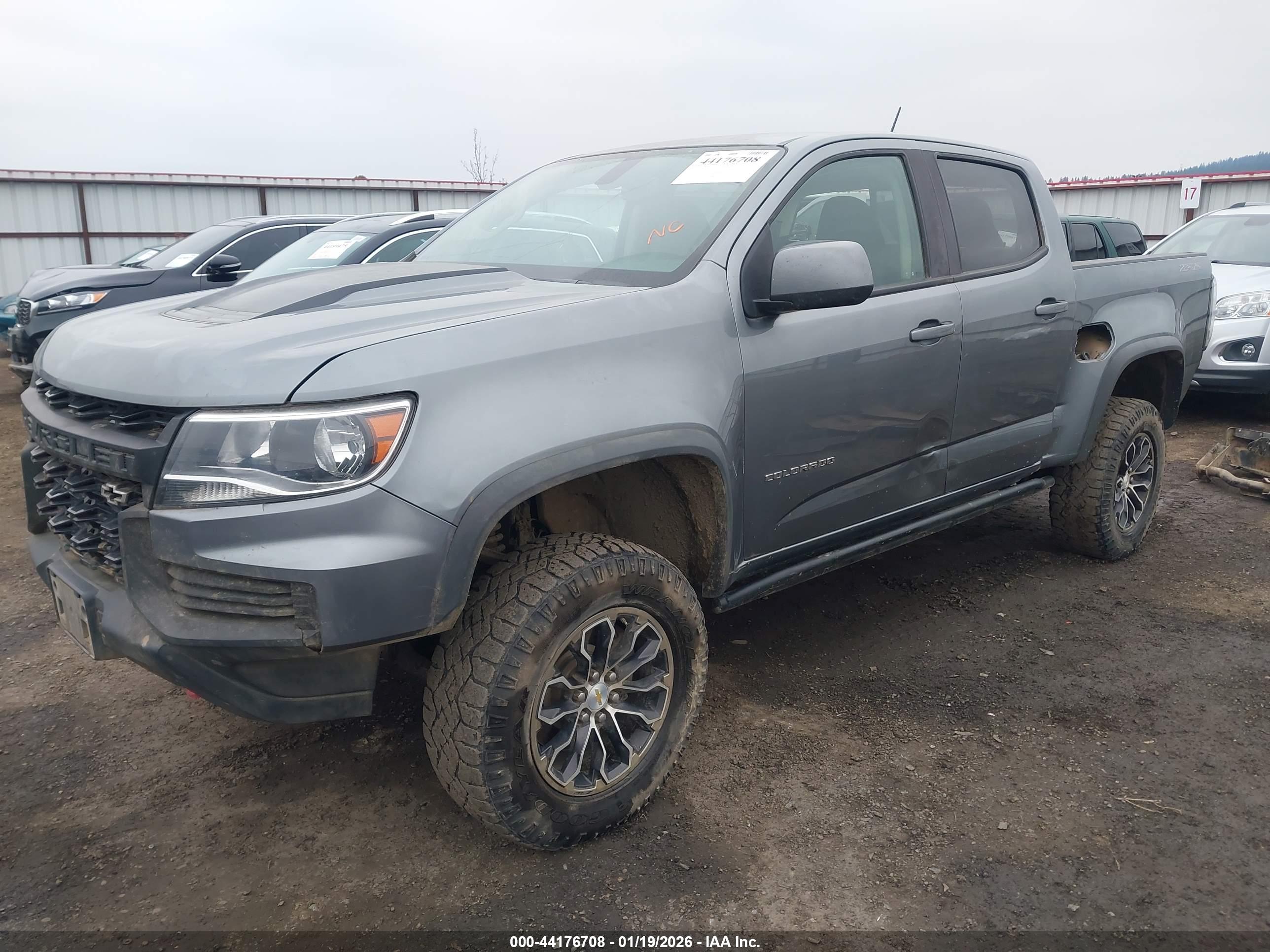 CHEVROLET COLORADO image 2