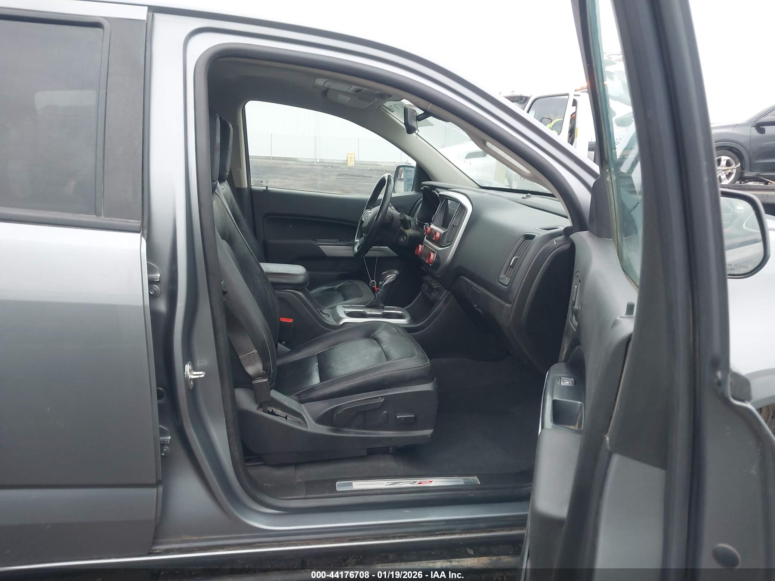 CHEVROLET COLORADO image 5