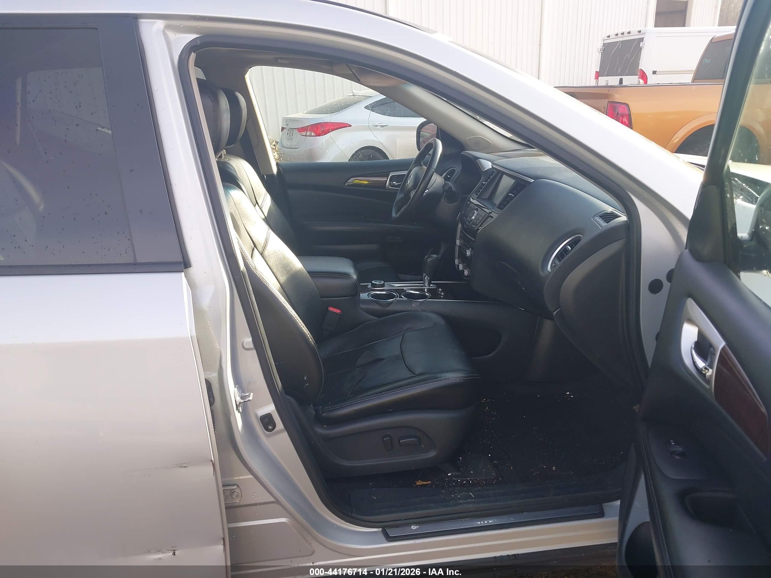 NISSAN PATHFINDER image 5