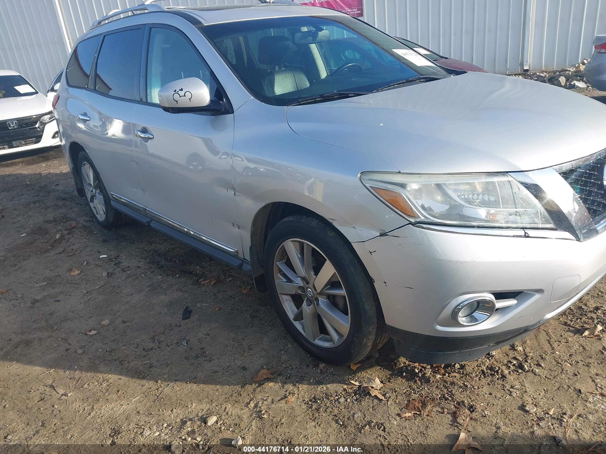NISSAN PATHFINDER image 6