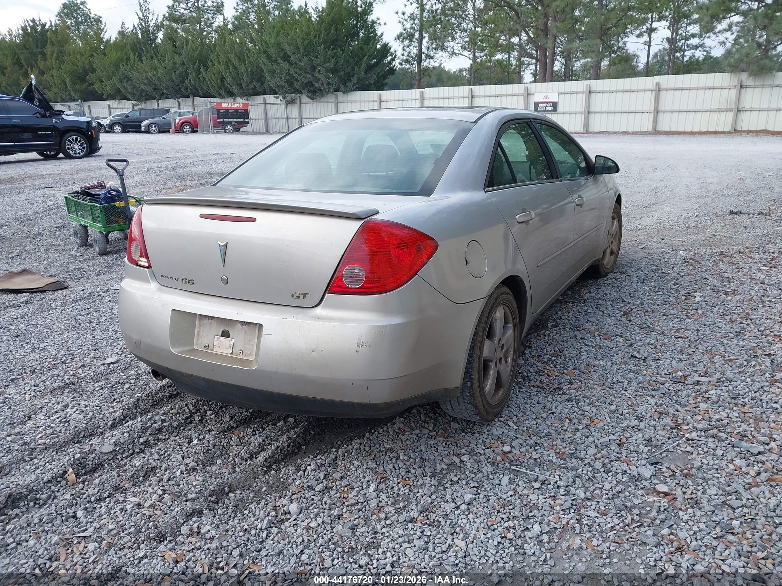 PONTIAC G6 image 4