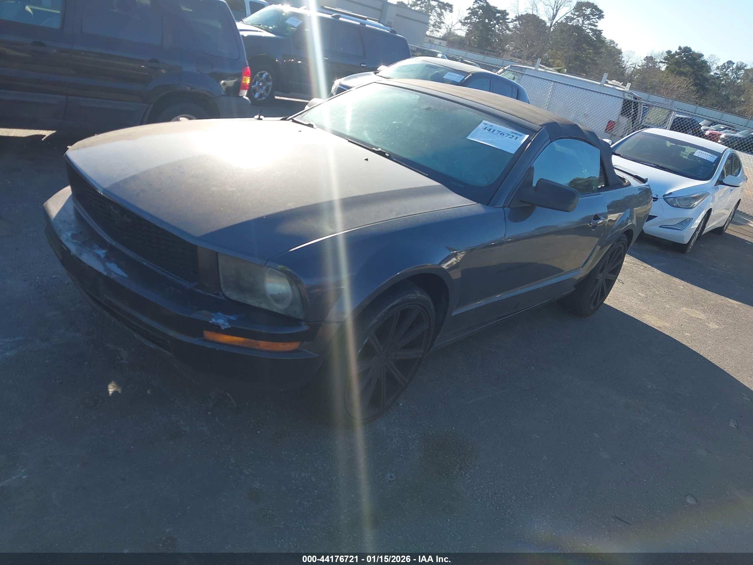 FORD MUSTANG image 2