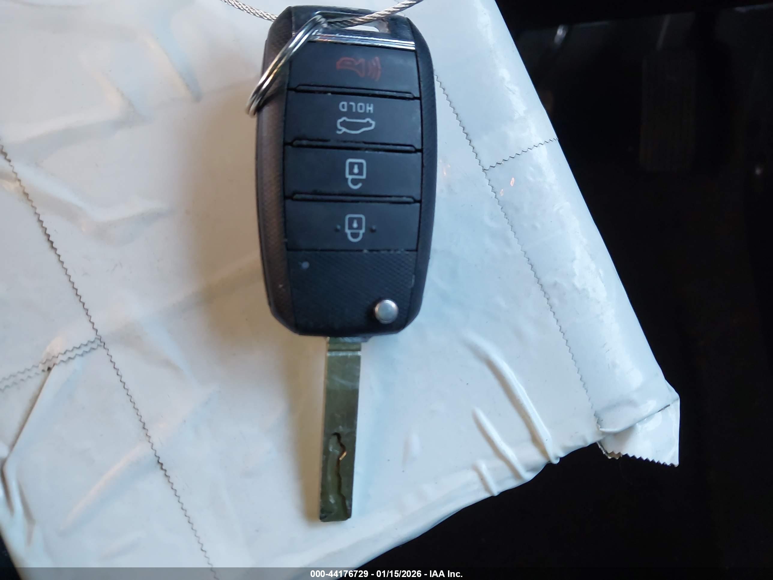 KIA RIO image 11