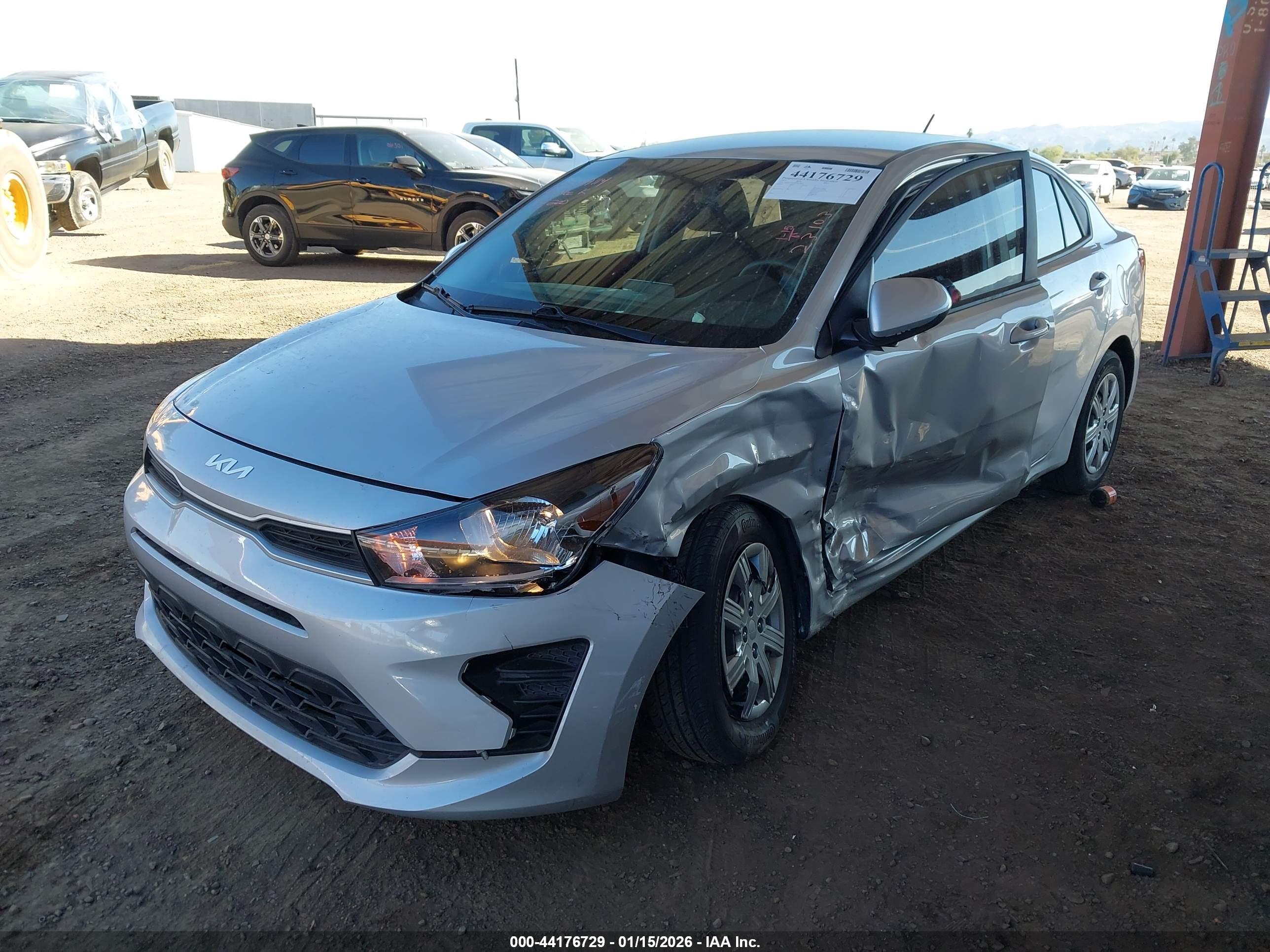 KIA RIO image 2