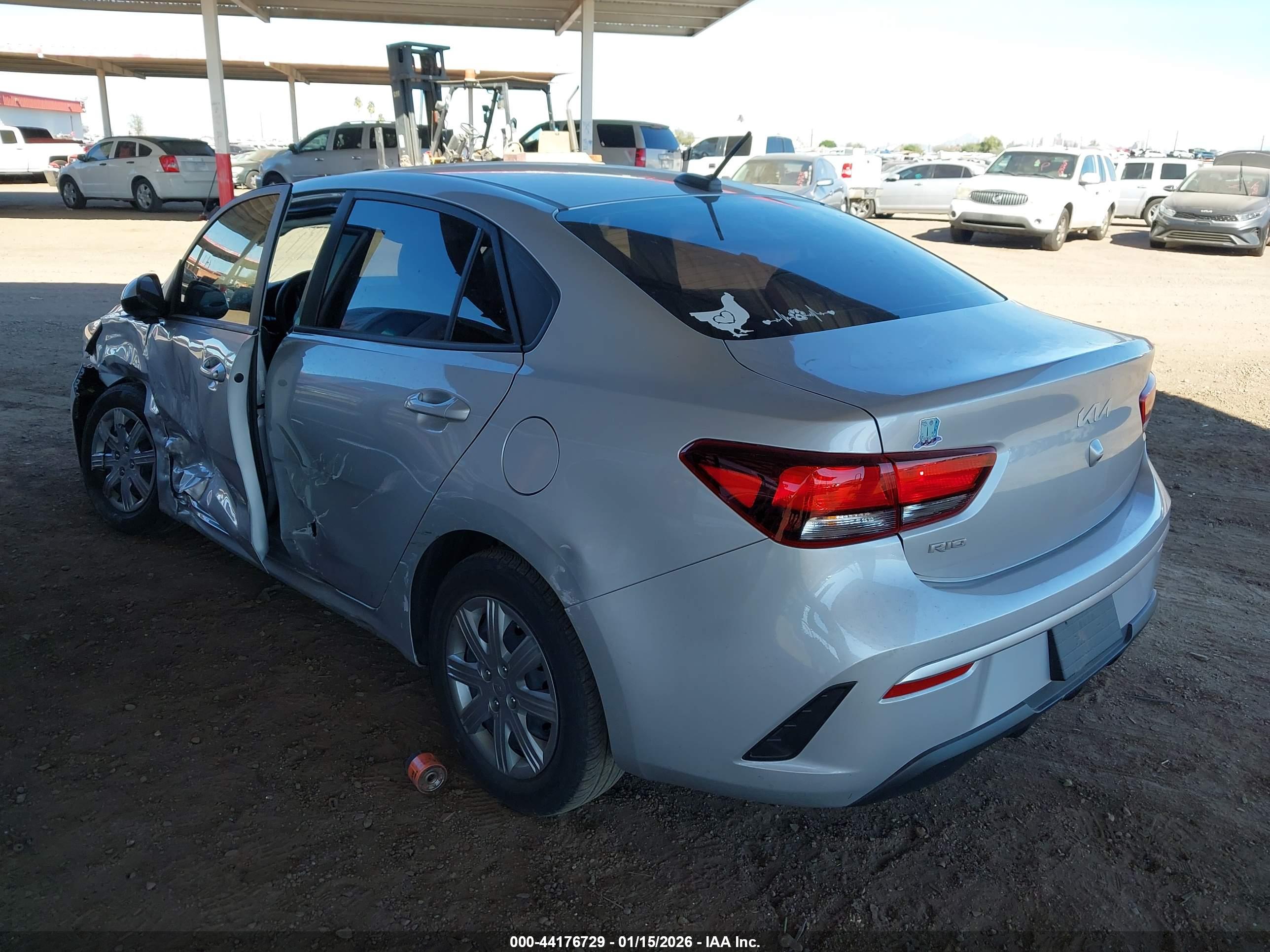 KIA RIO image 3