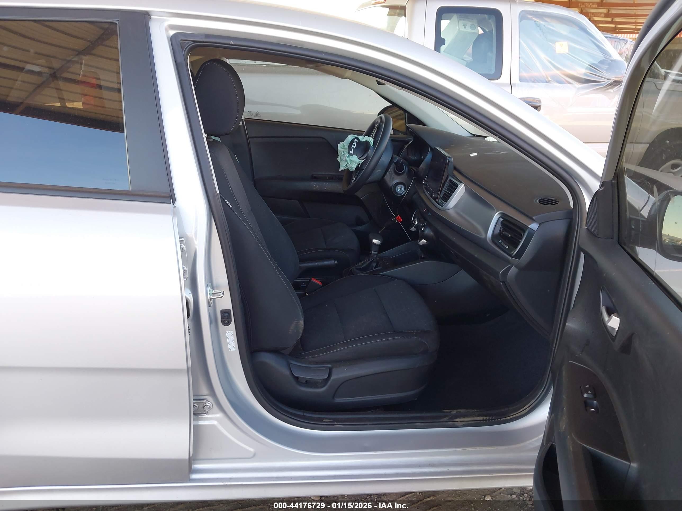 KIA RIO image 5