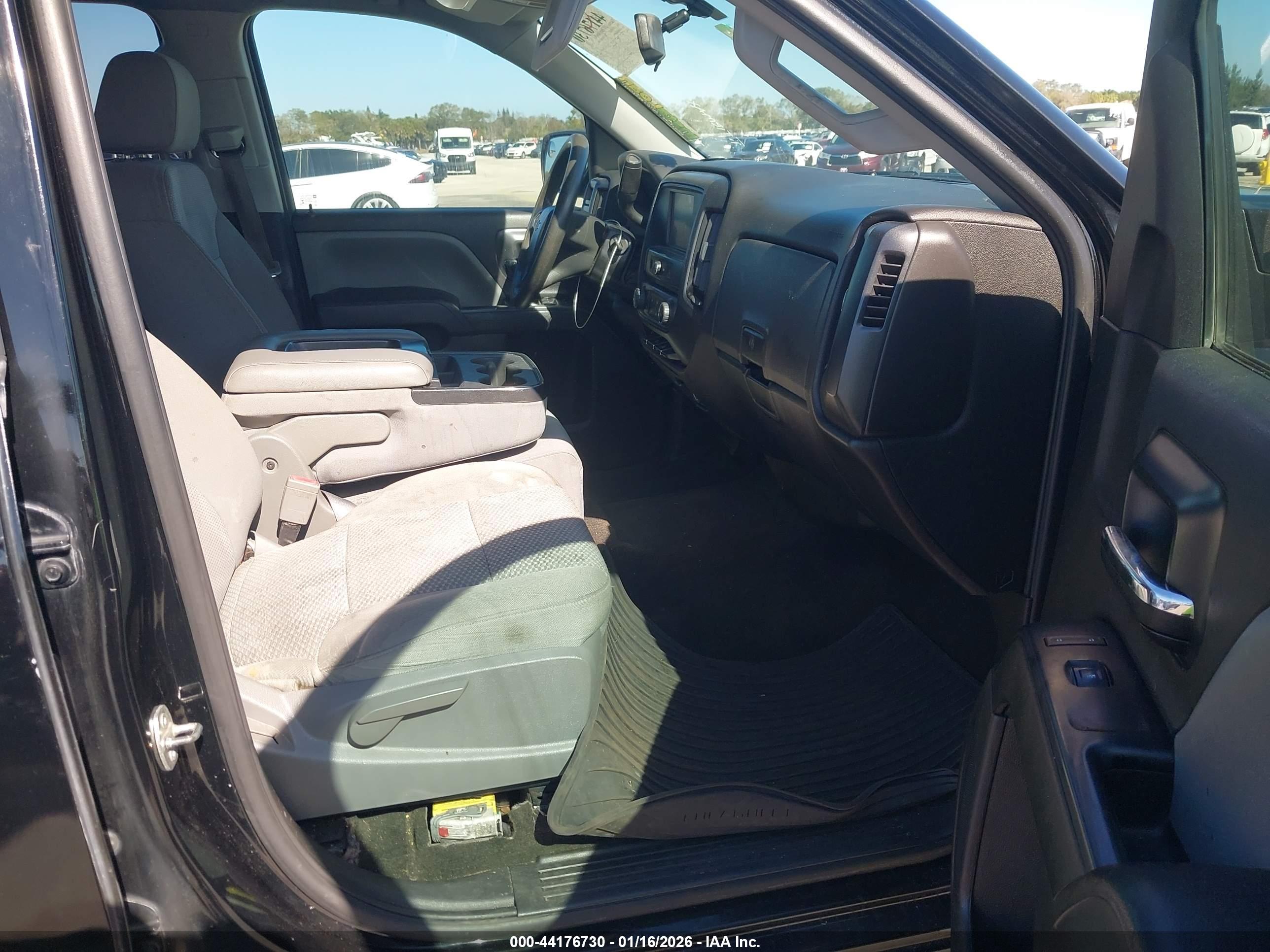 CHEVROLET SILVERADO image 5