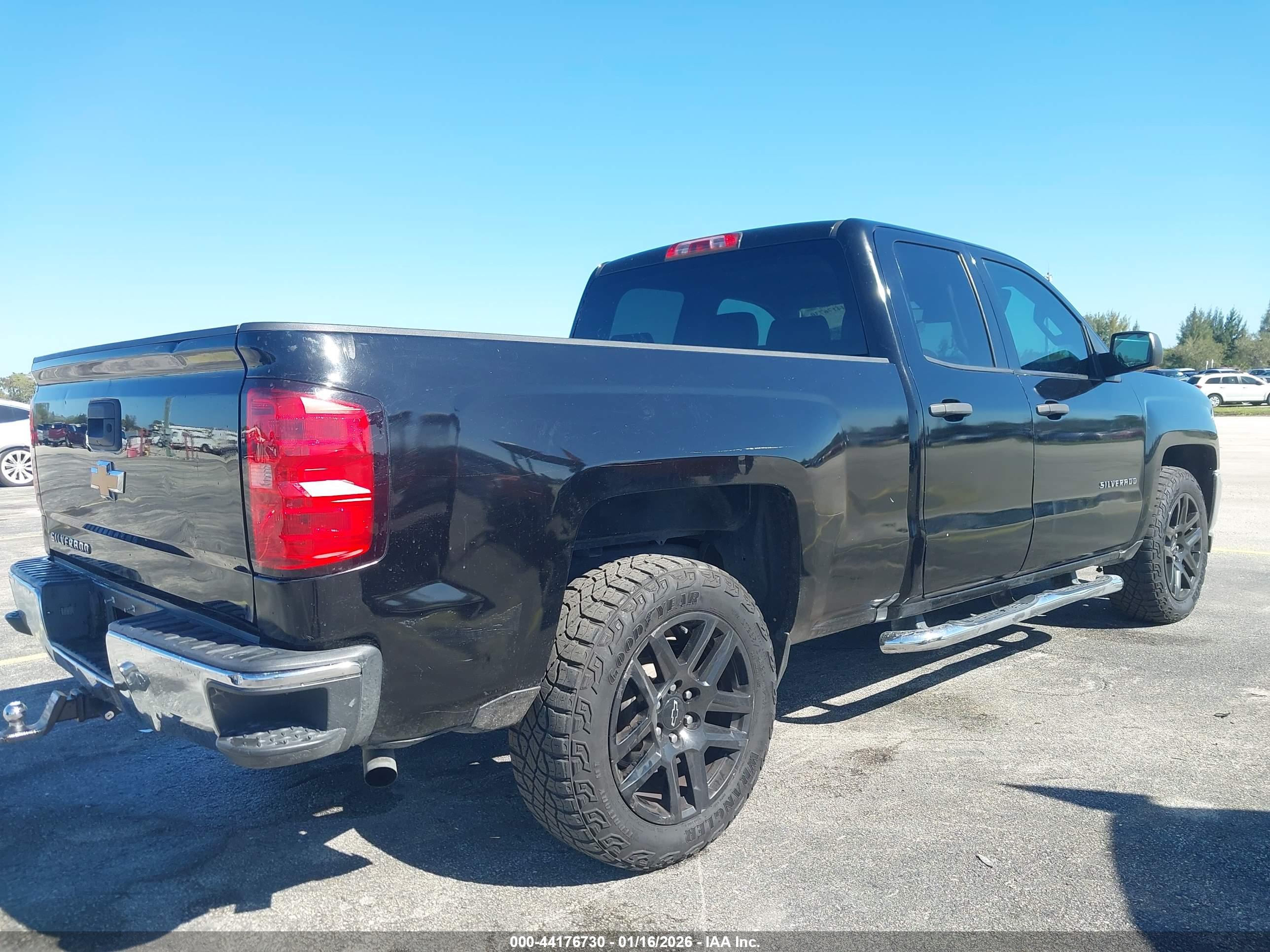 CHEVROLET SILVERADO image 6