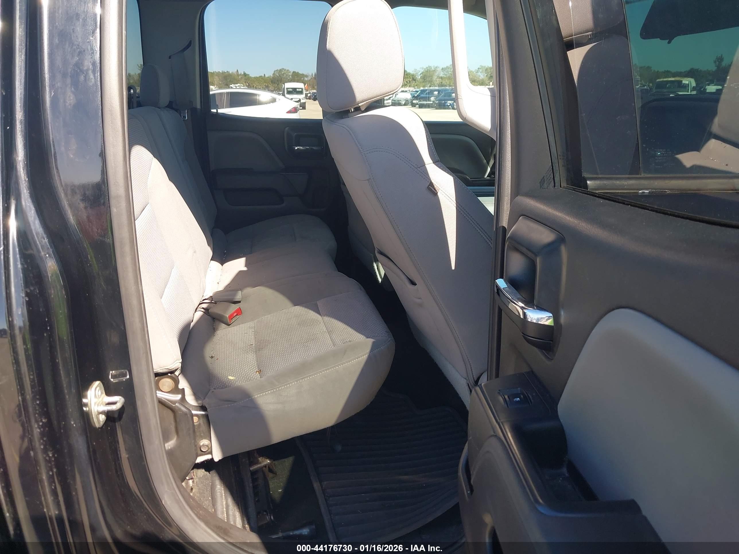 CHEVROLET SILVERADO image 8