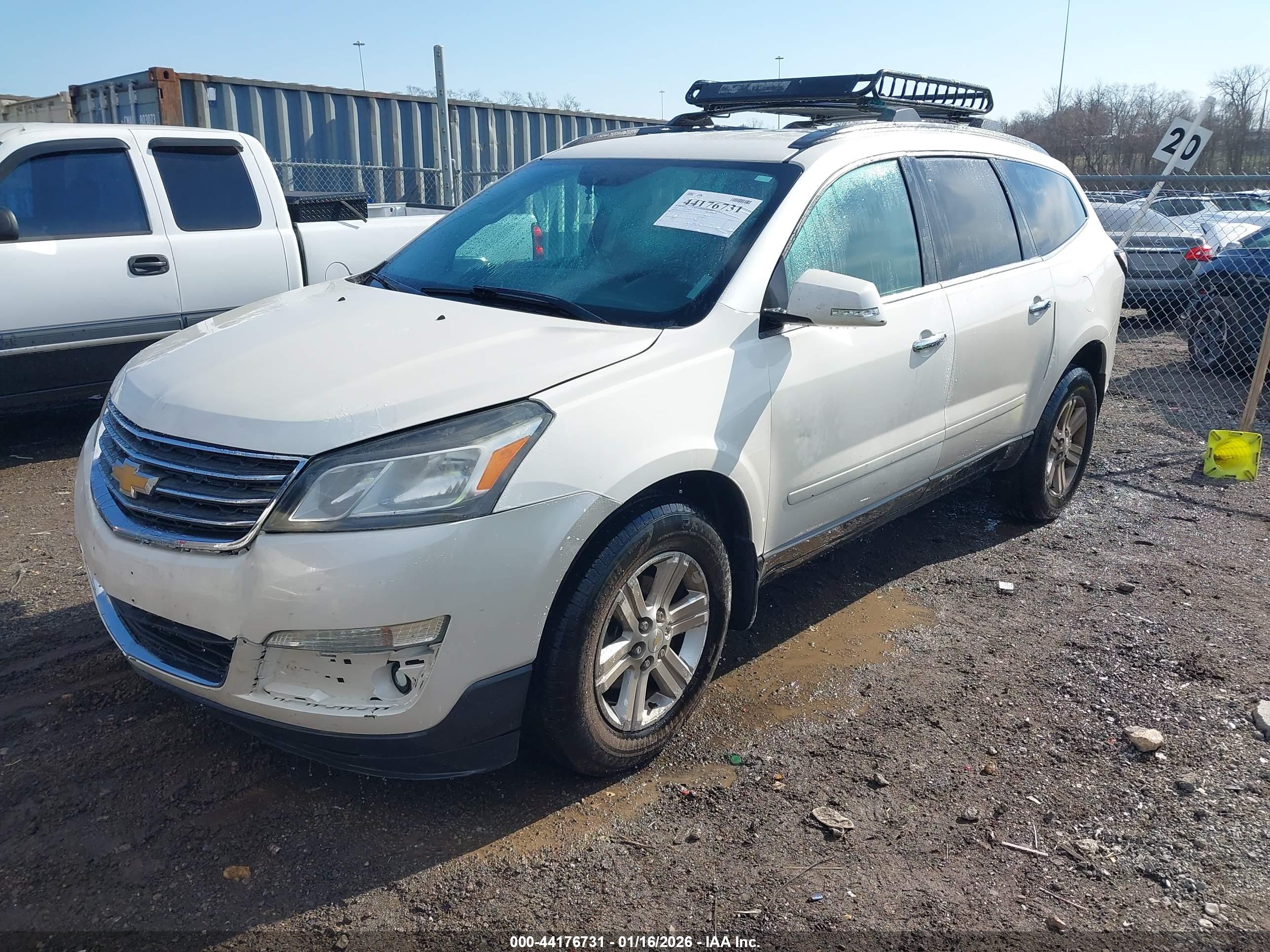 CHEVROLET TRAVERSE image 2
