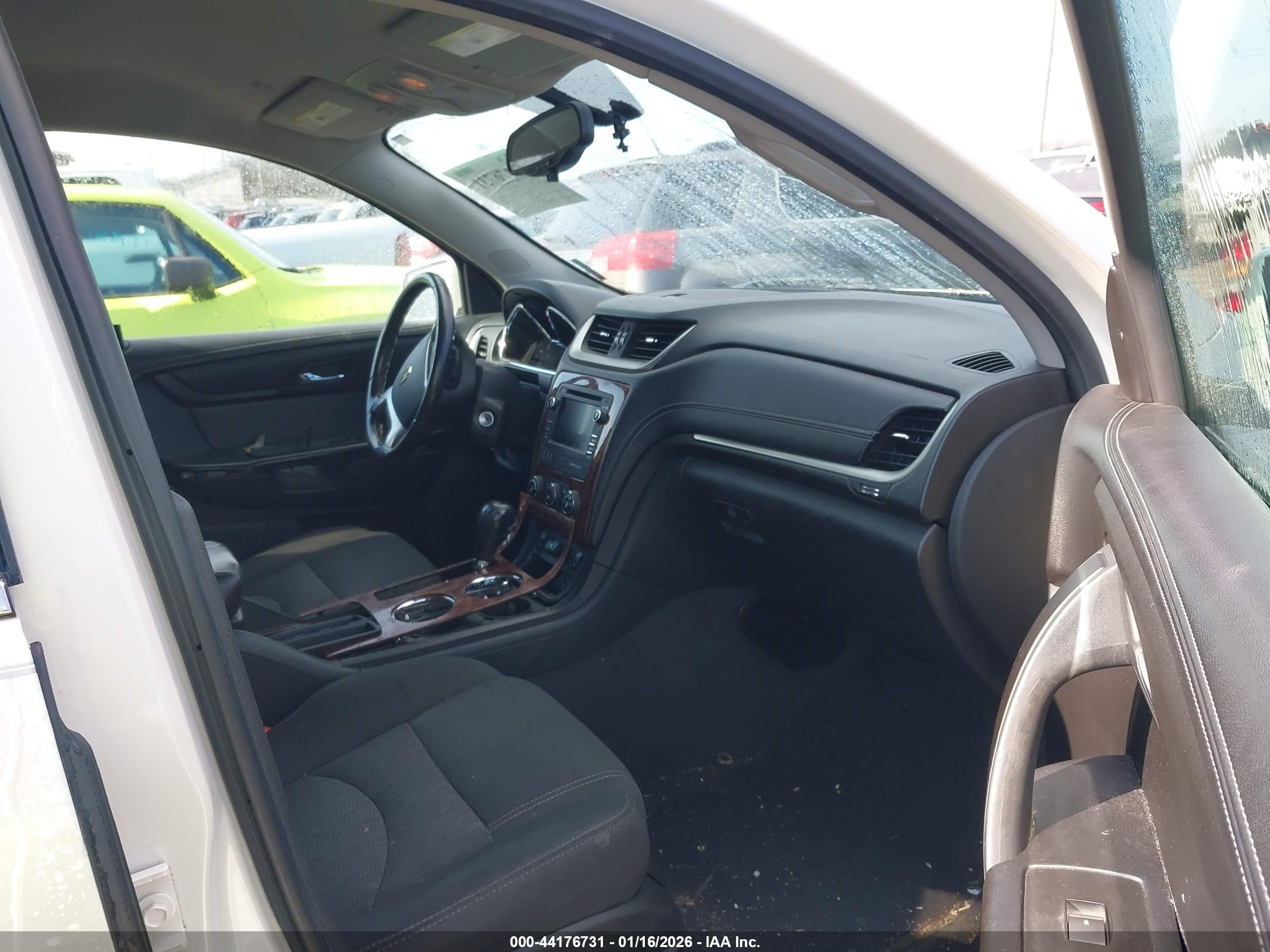 CHEVROLET TRAVERSE image 5