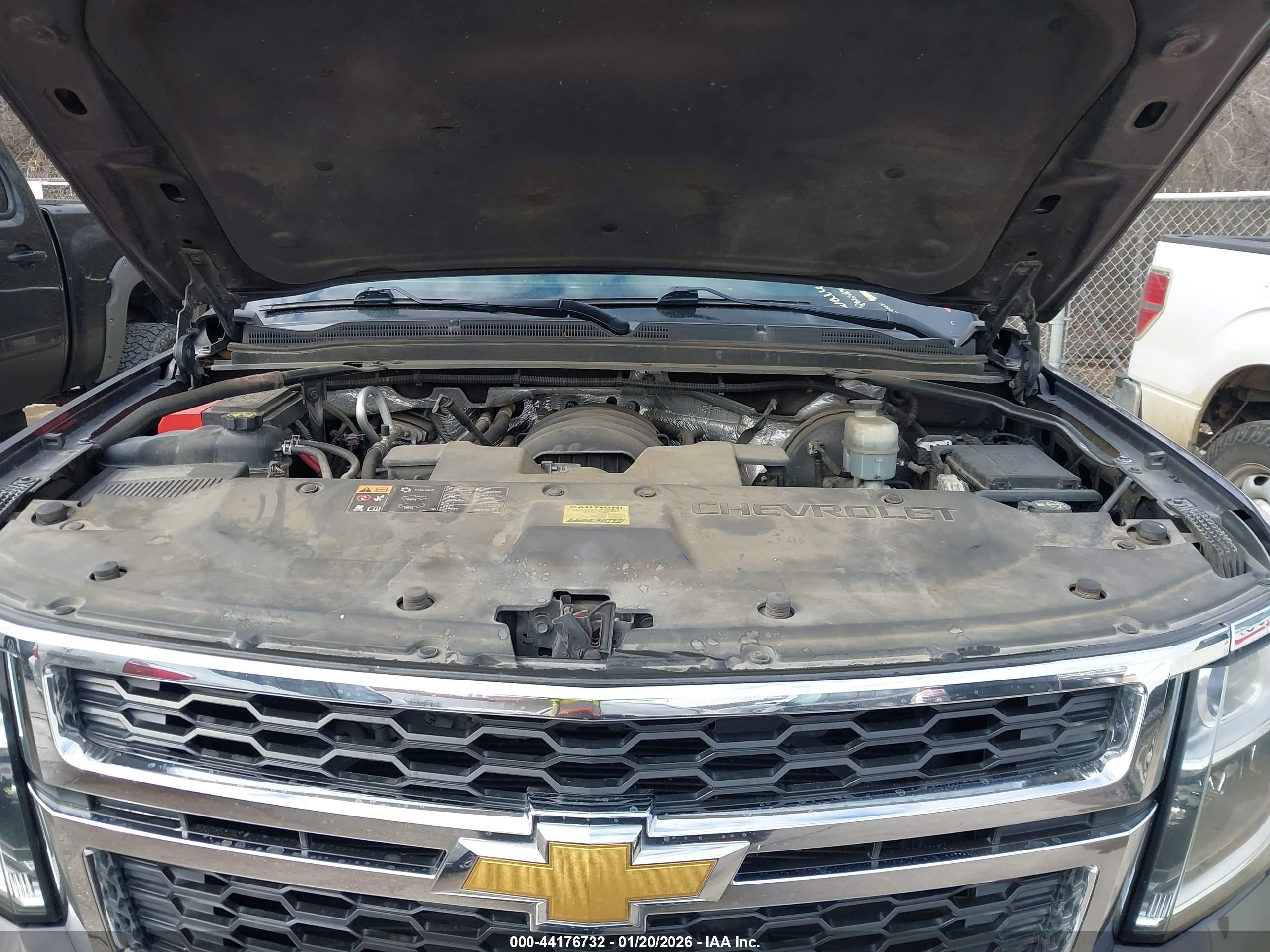 CHEVROLET SUBURBAN image 10