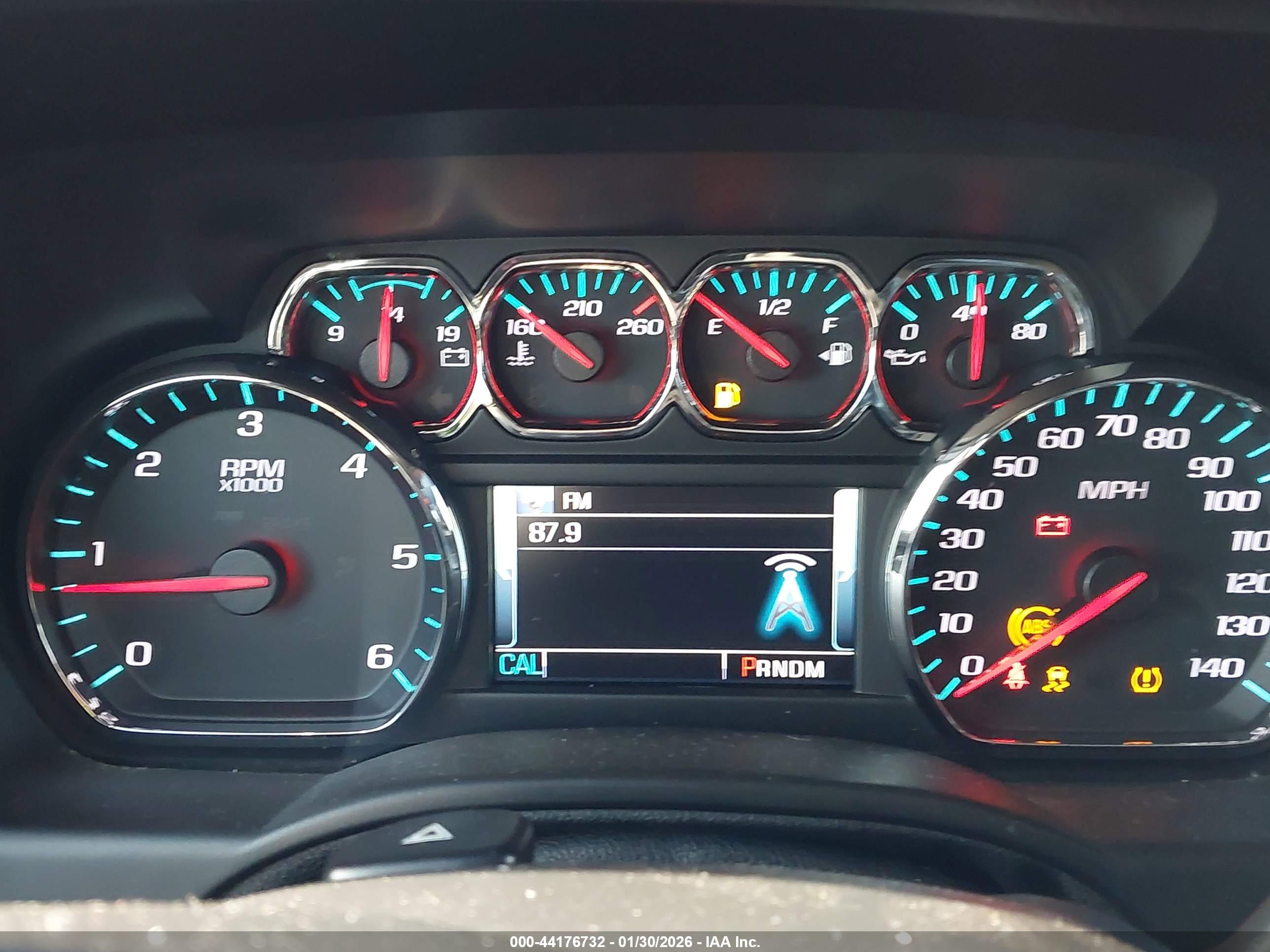 CHEVROLET SUBURBAN image 7