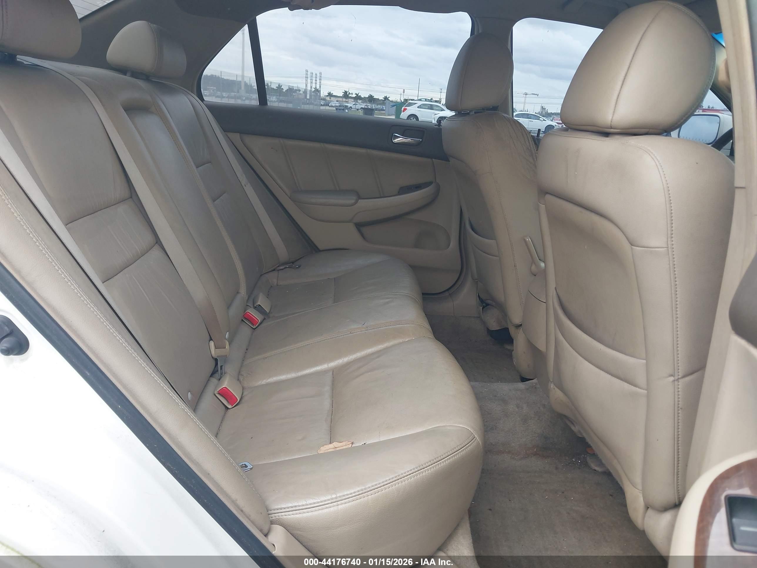 HONDA ACCORD image 8