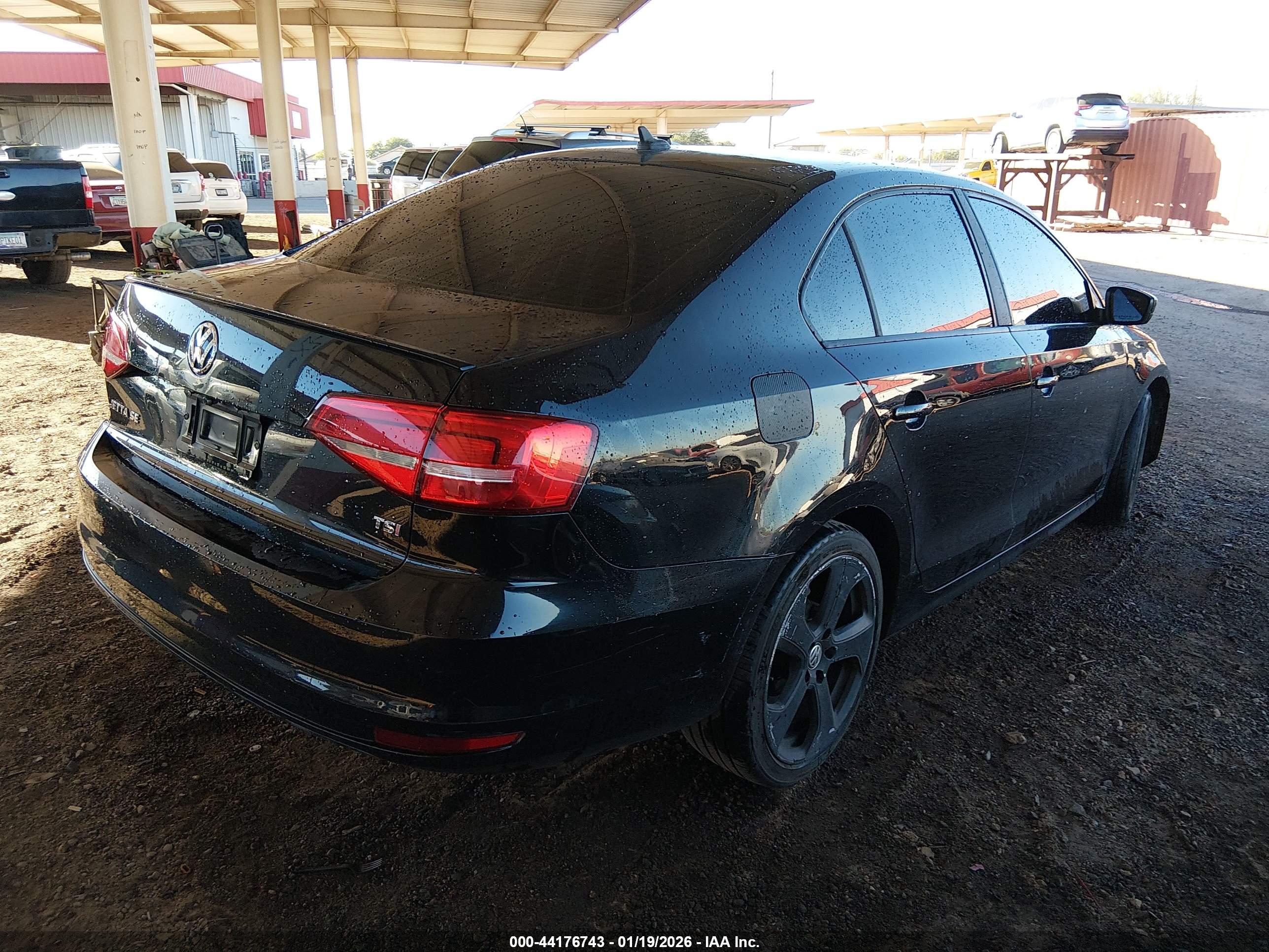 VOLKSWAGEN JETTA image 4