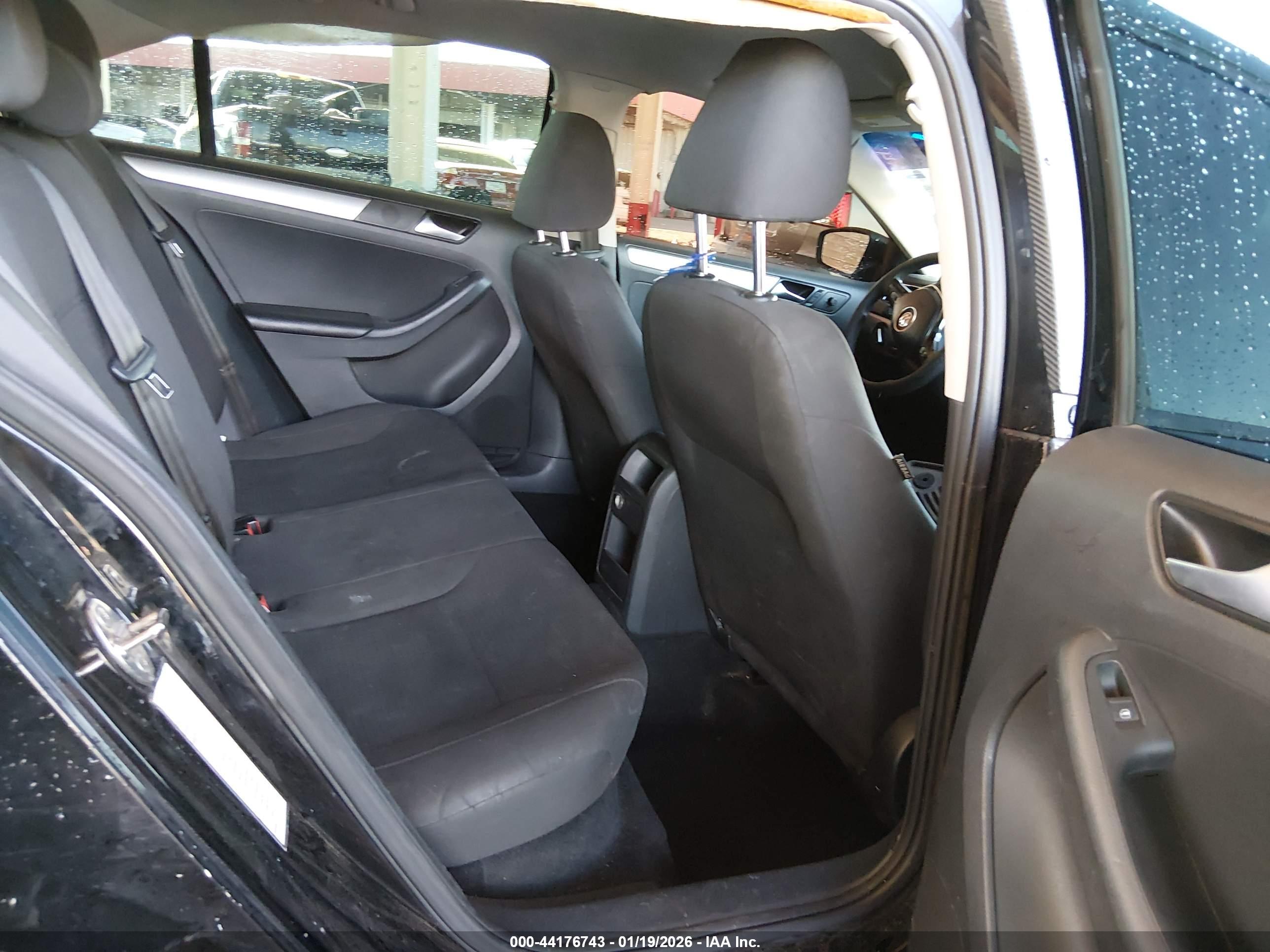 VOLKSWAGEN JETTA image 8