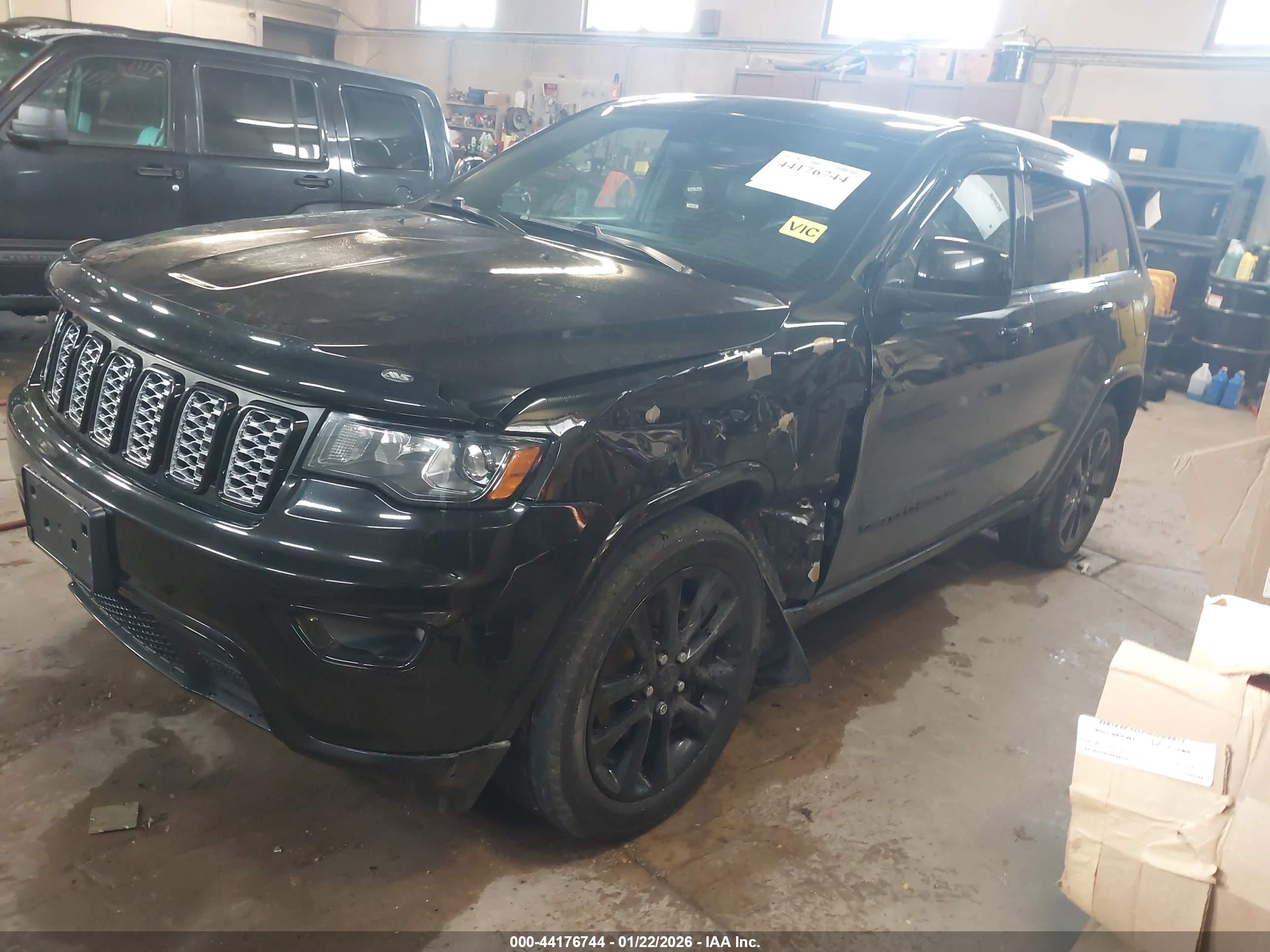 JEEP GRAND image 2