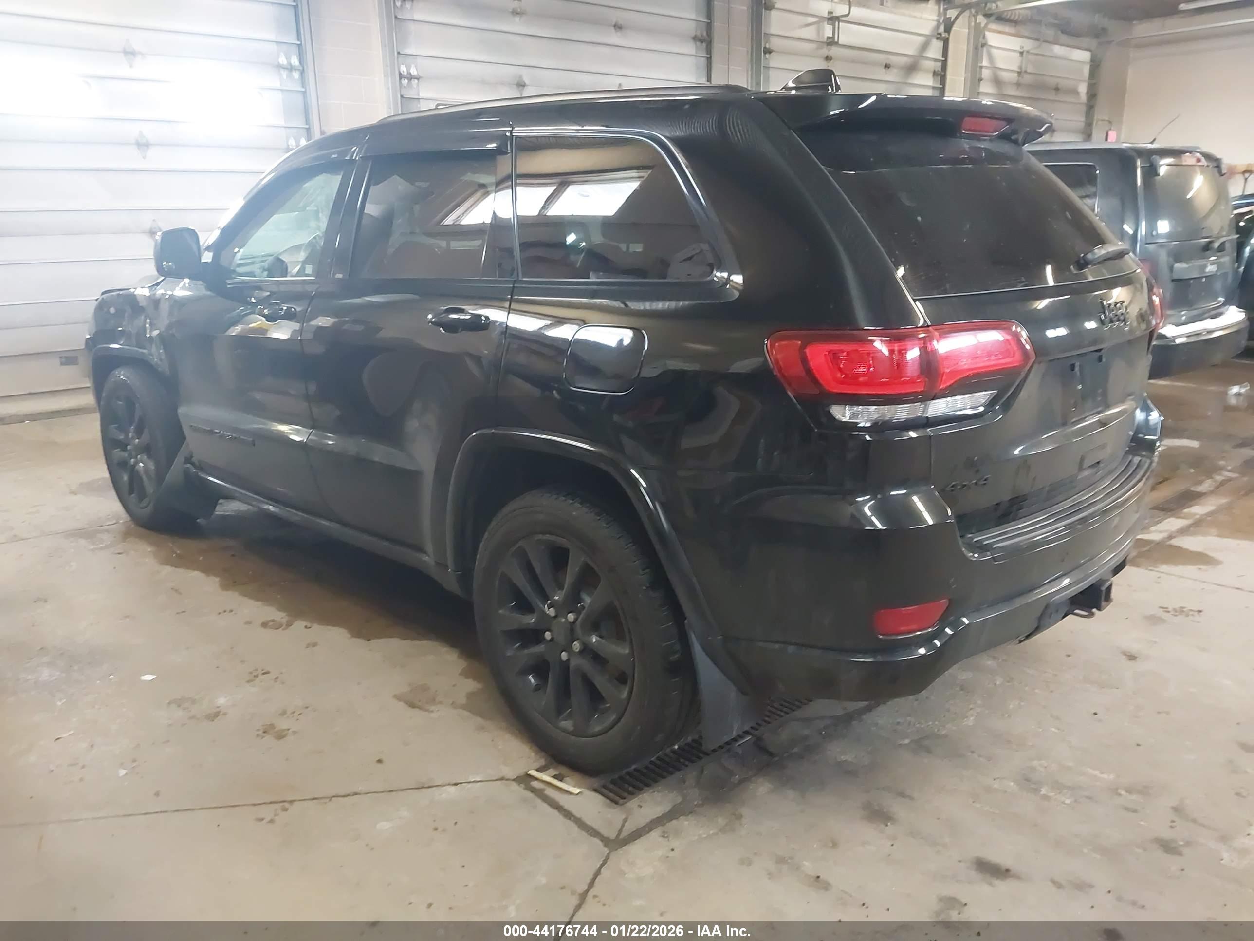 JEEP GRAND image 3