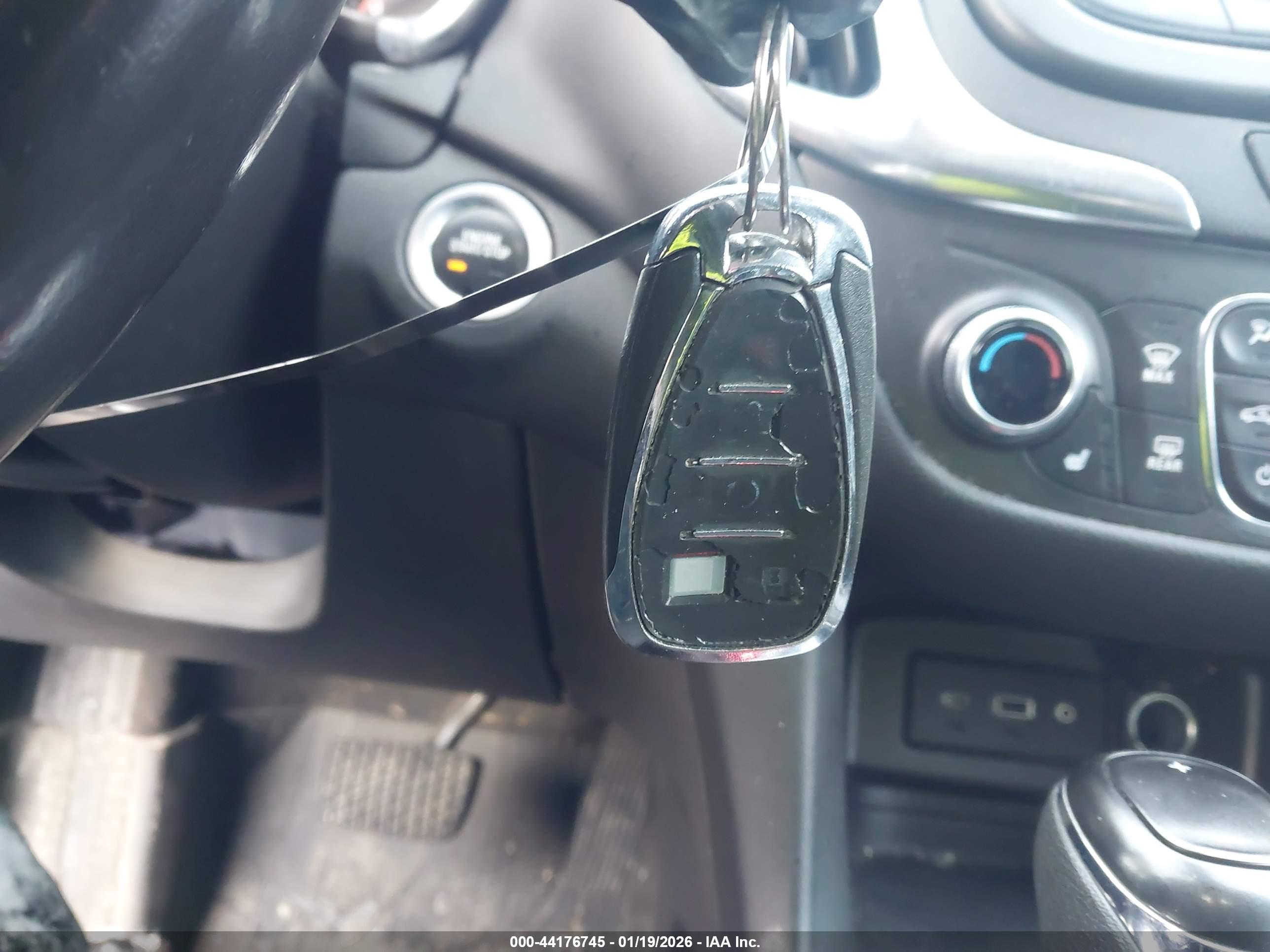CHEVROLET EQUINOX image 11