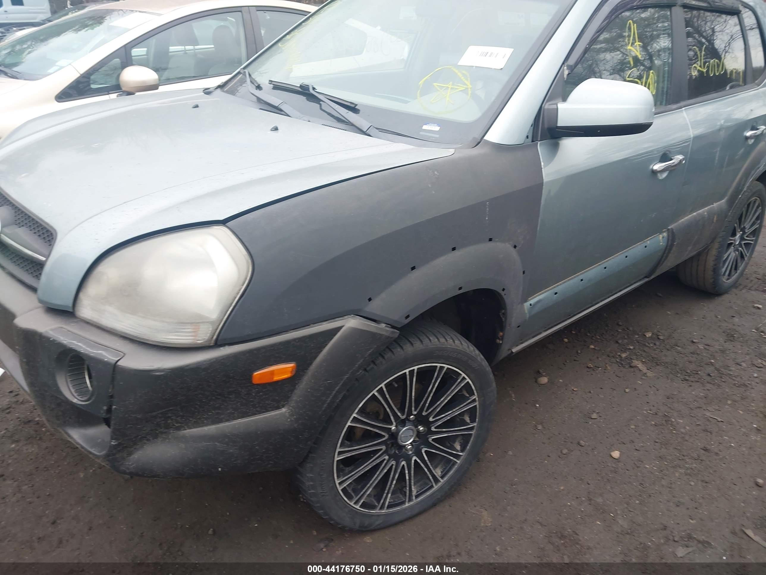 HYUNDAI TUCSON image 6