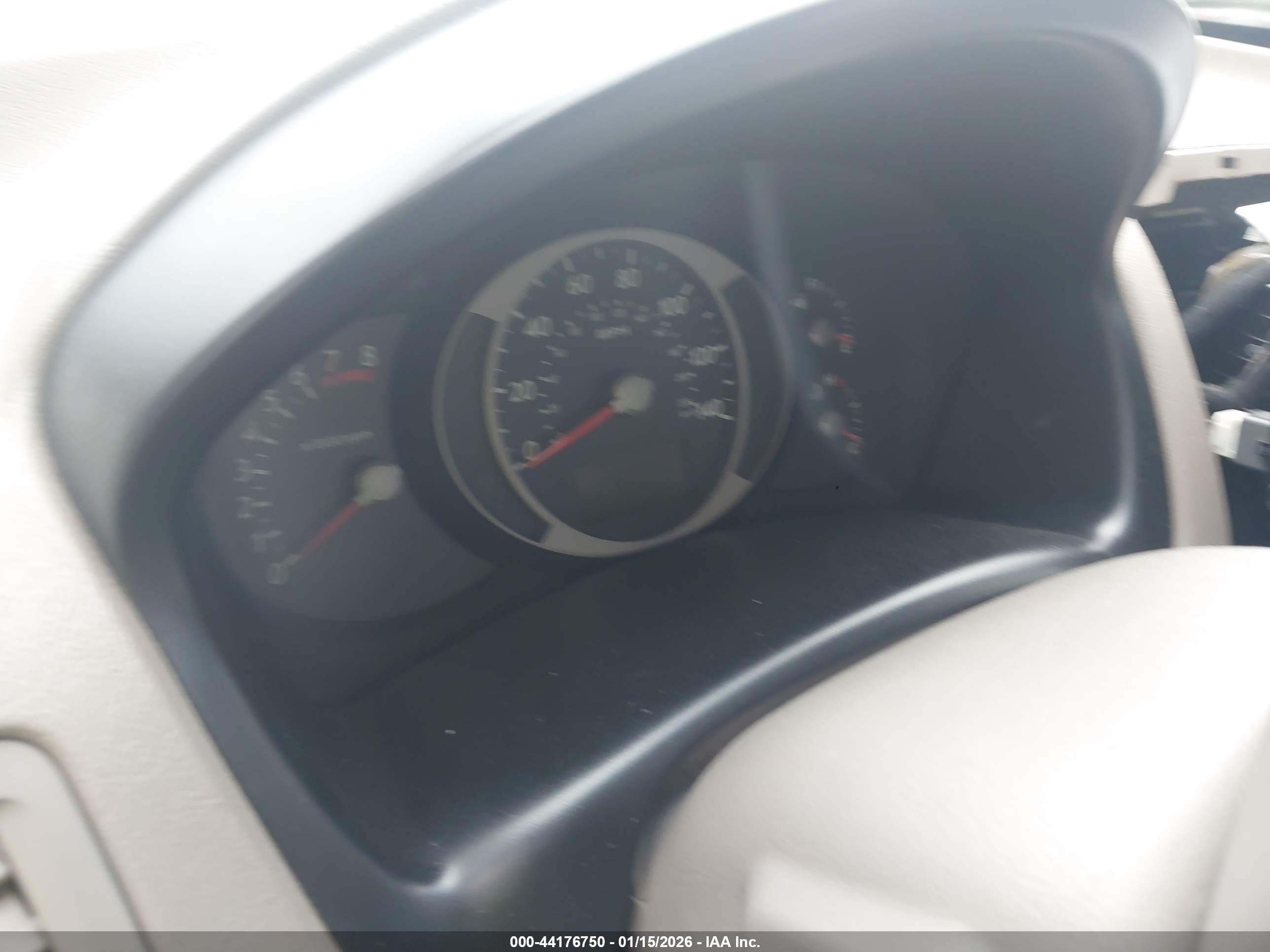 HYUNDAI TUCSON image 7