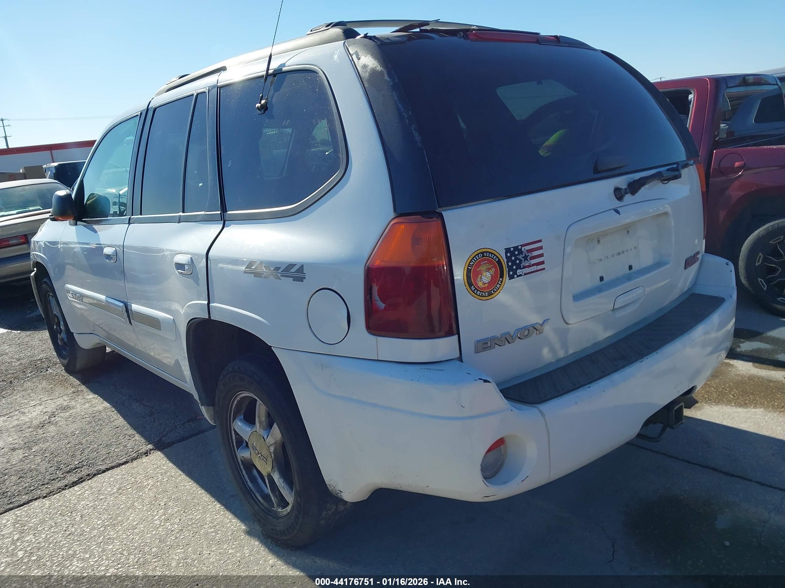 GMC ENVOY image 3