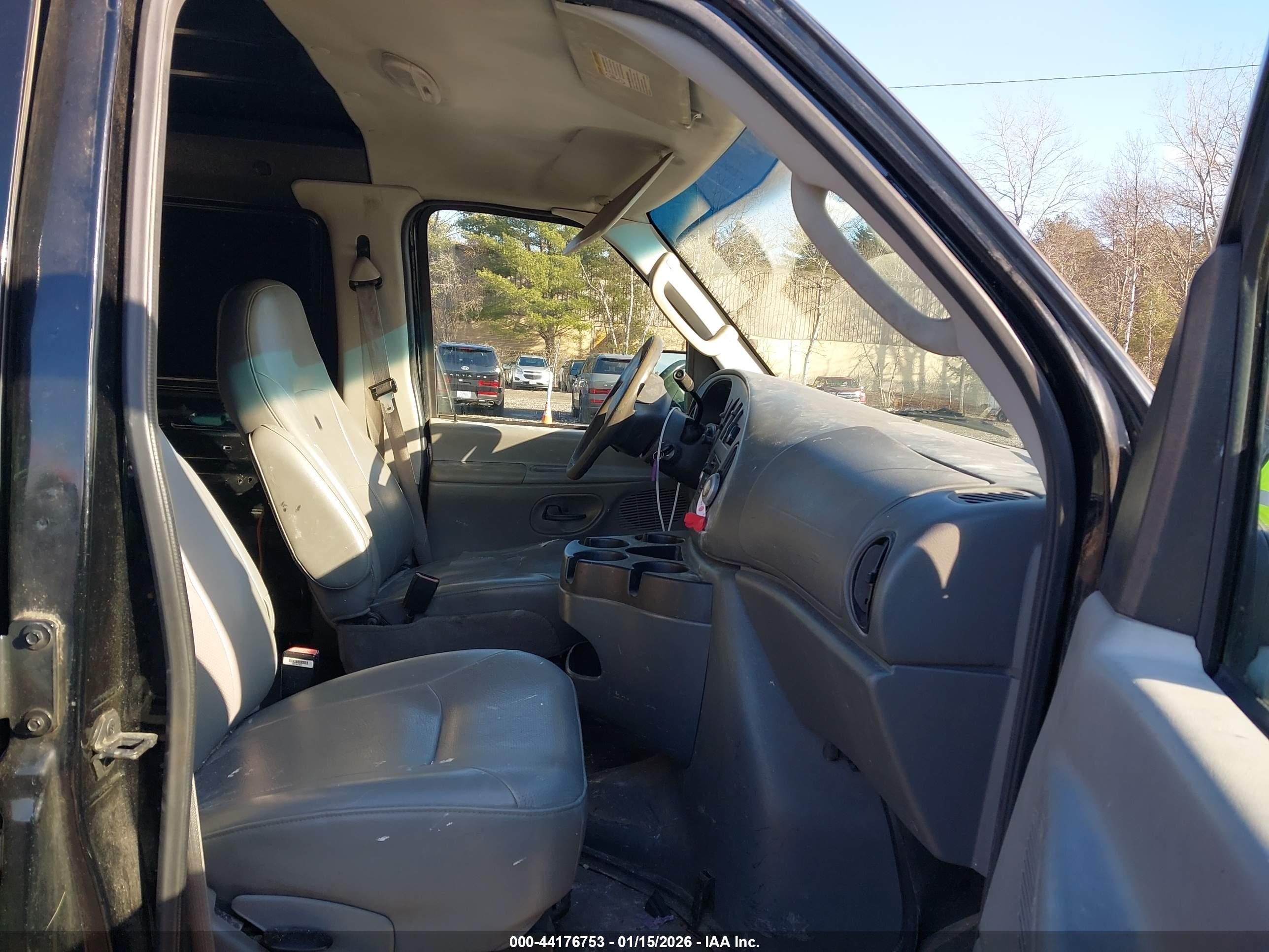 FORD E-350 image 5
